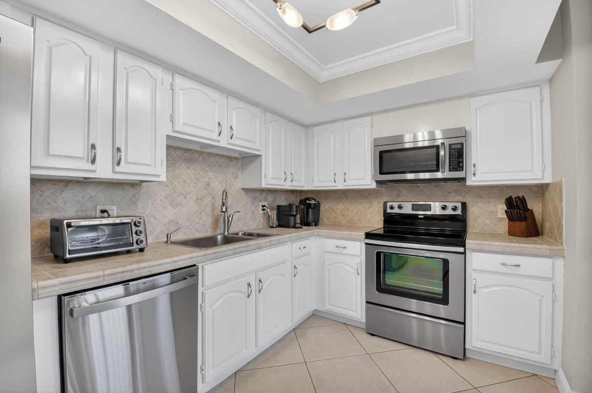 WILLOW WOOD MIDRISE CONDO - Residential