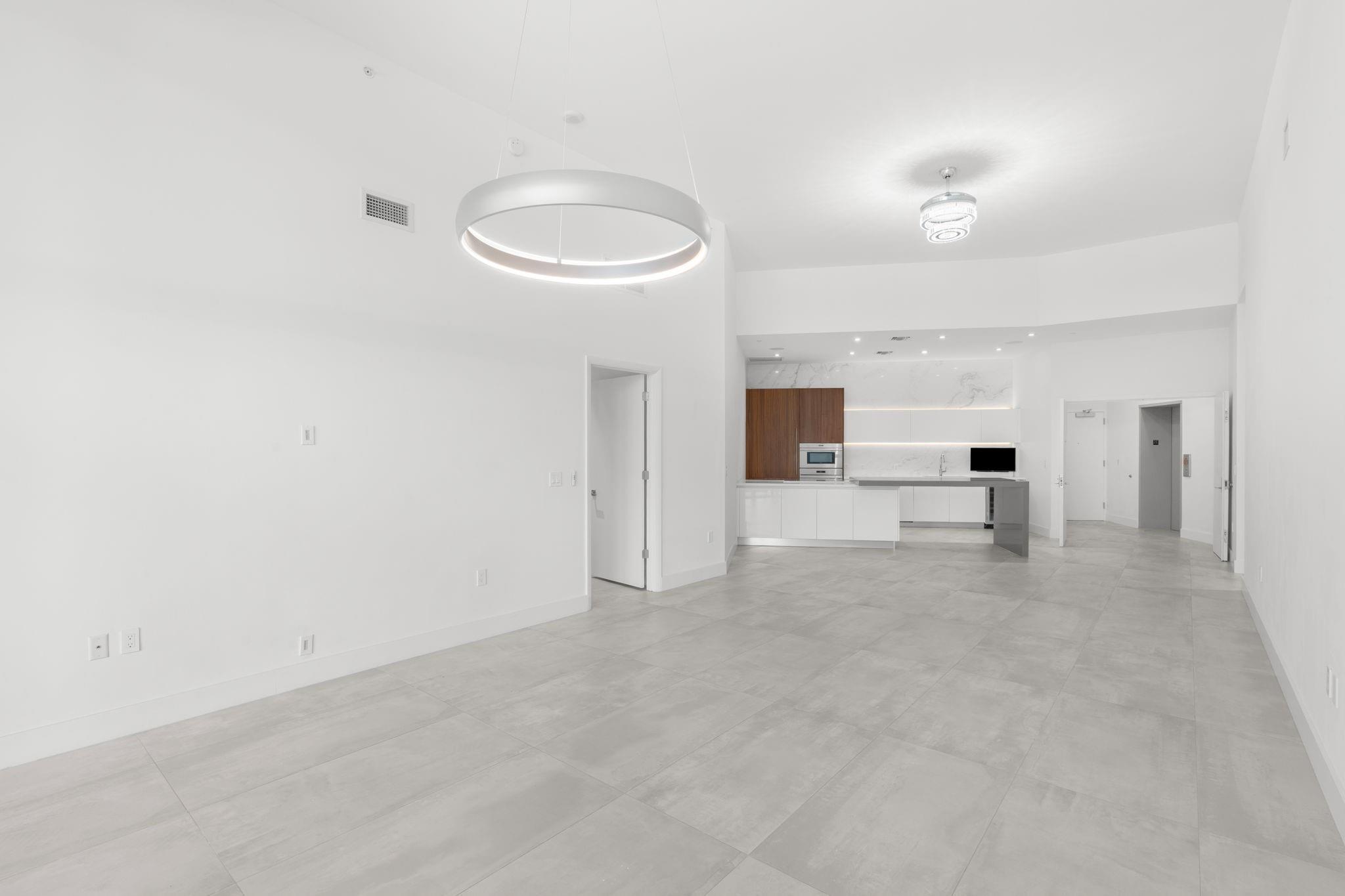 PARAMOUNT - Residential