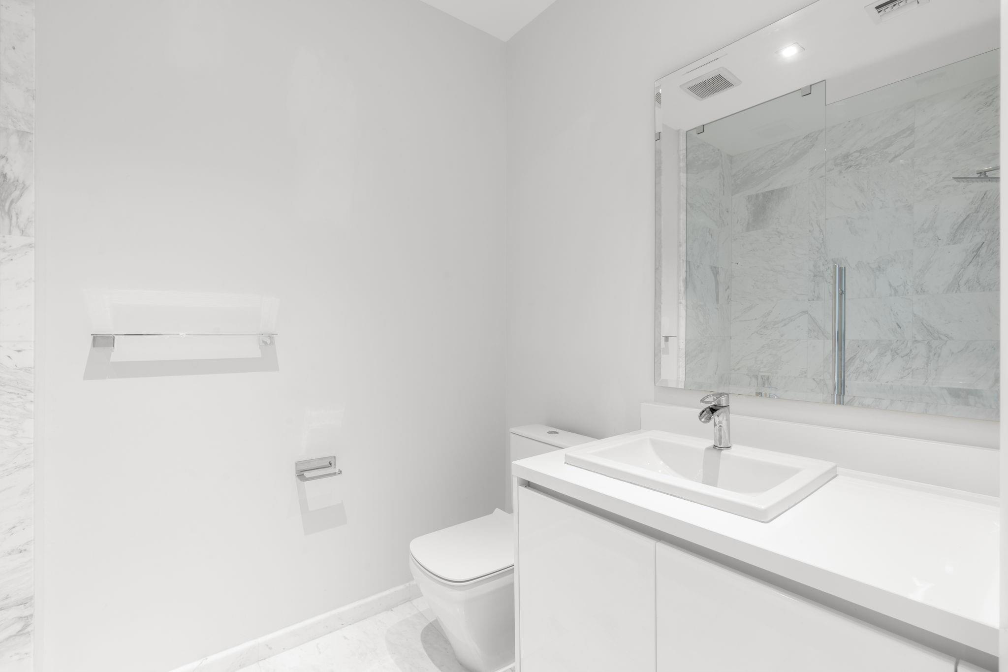 PARAMOUNT - Residential