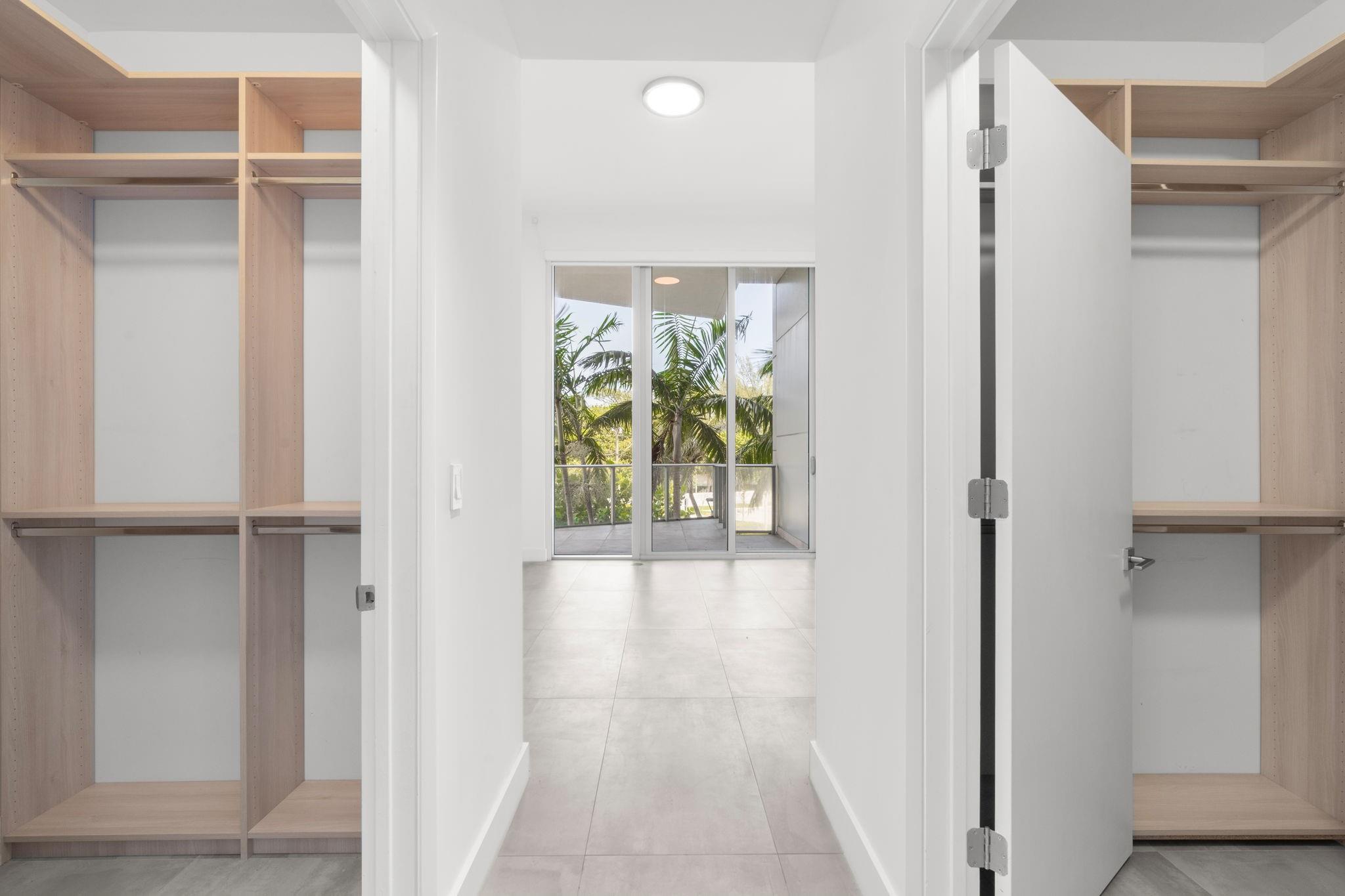 PARAMOUNT - Residential