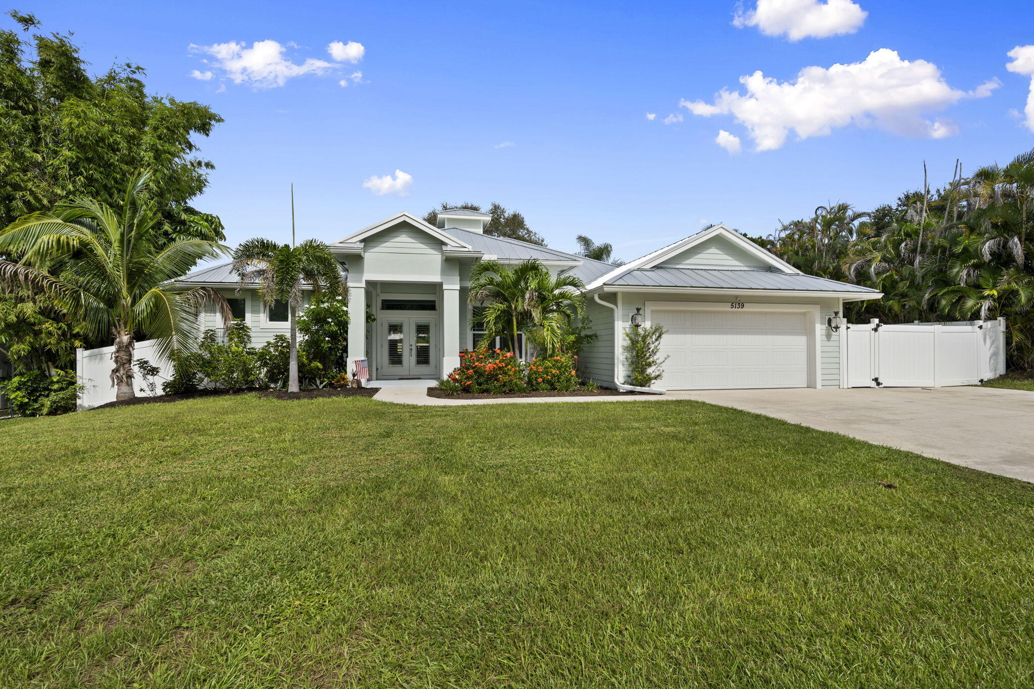 5139 SE HORSESHOE POINT Road