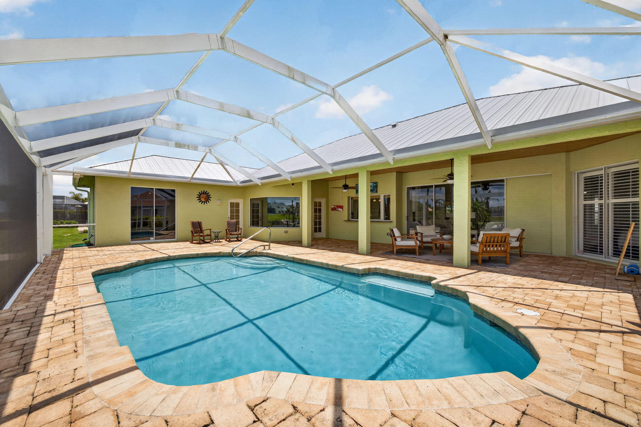 2632 SW River Shore Drive, Port St Lucie, FL, 34984/$995,000 3 2632 SW River Shore Drive