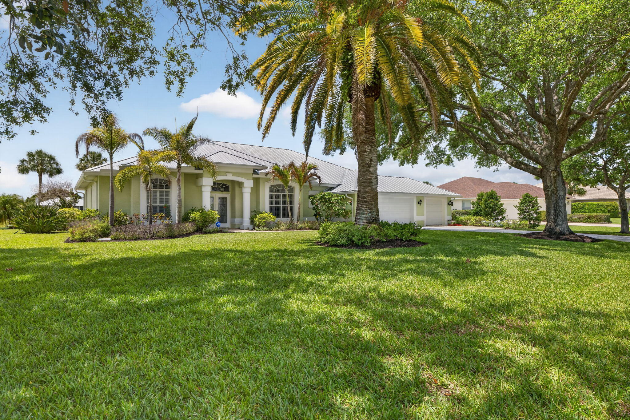 2632 SW River Shore Drive, Port St Lucie, FL, 34984/$995,000 1 2632 SW River Shore Drive