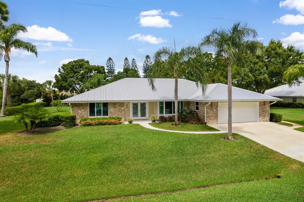 Photo of 2580 SE Hamden Road Rd, Port Saint Lucie, FL 34952 (MLS # R10830381)