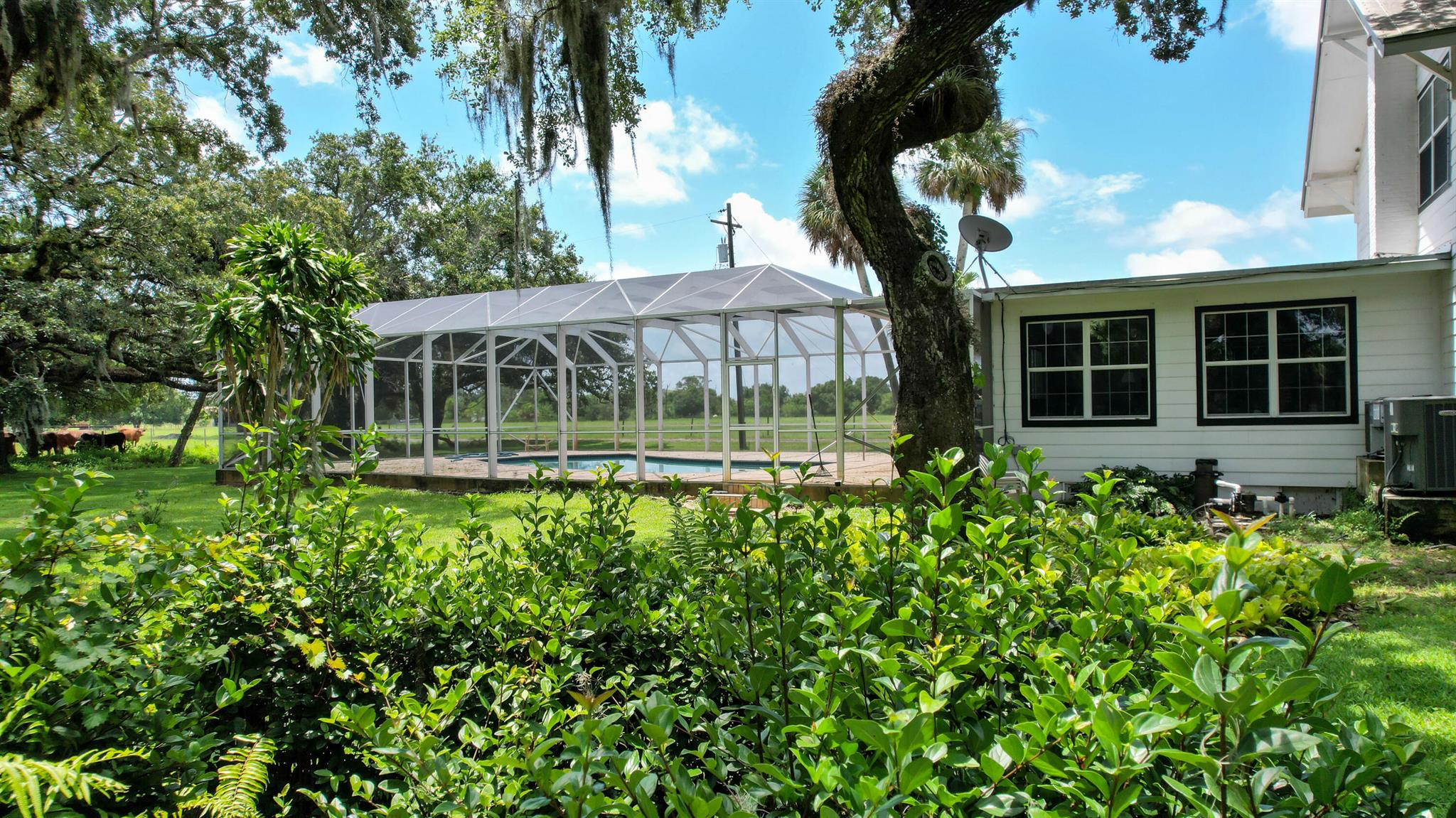 METES AND BOUNDS - Land