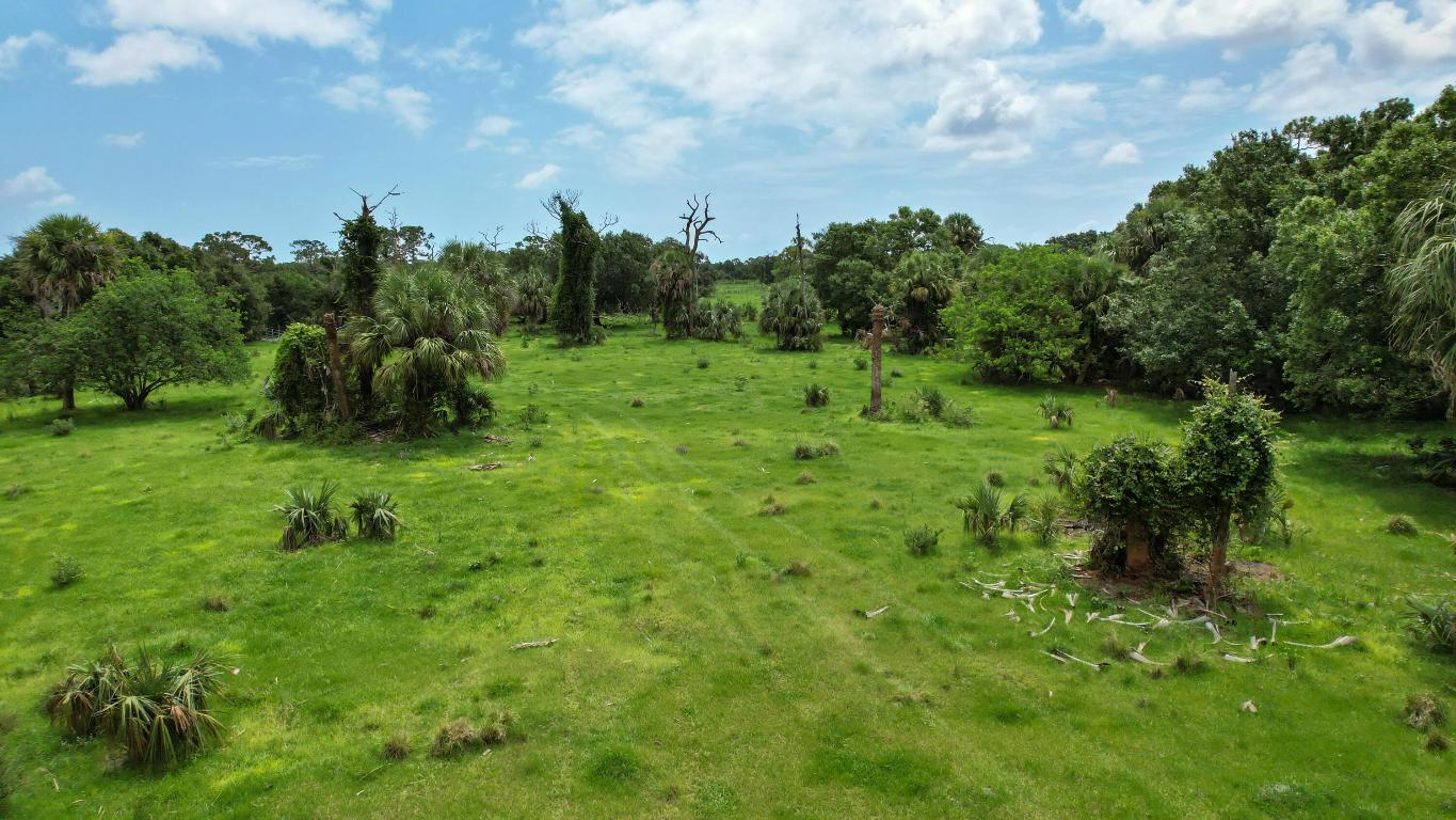 METES AND BOUNDS - Land