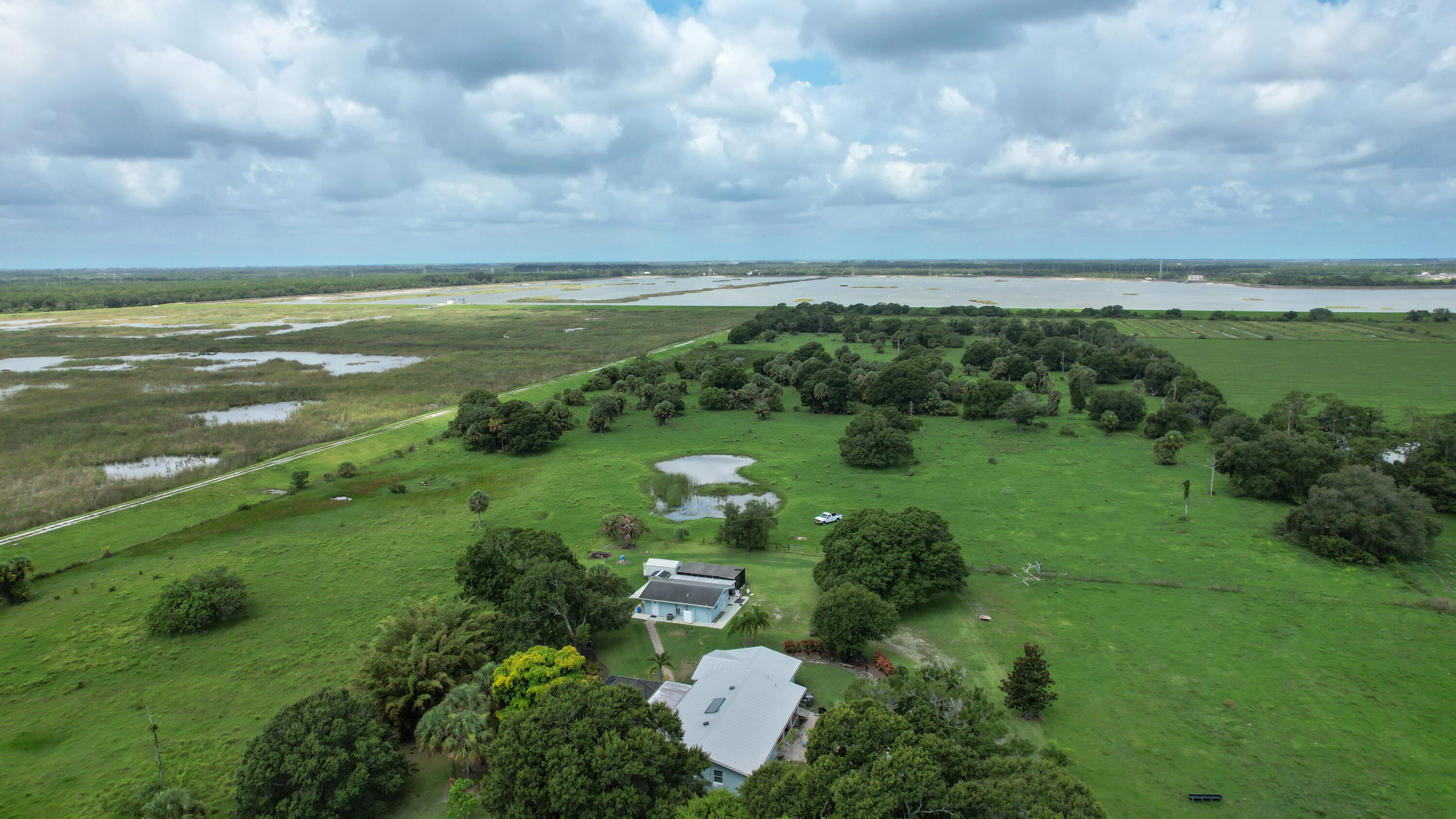 METES AND BOUNDS - Land