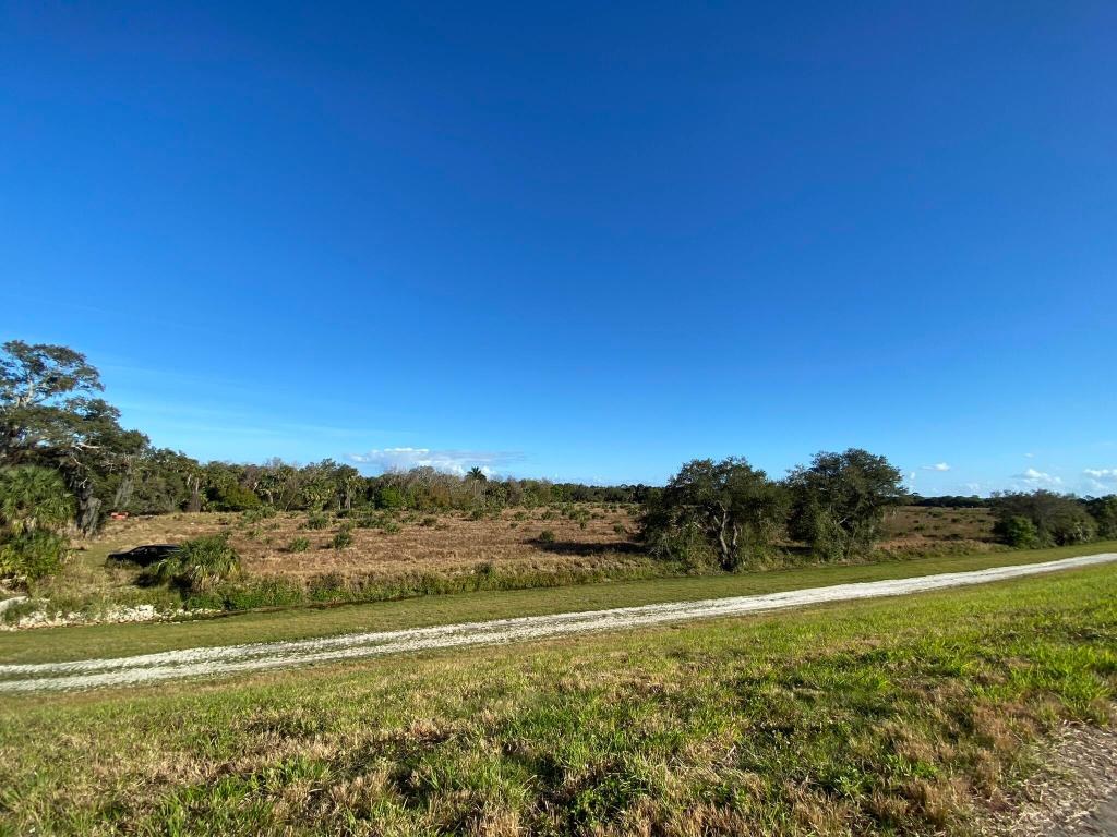 METES AND BOUNDS - Land