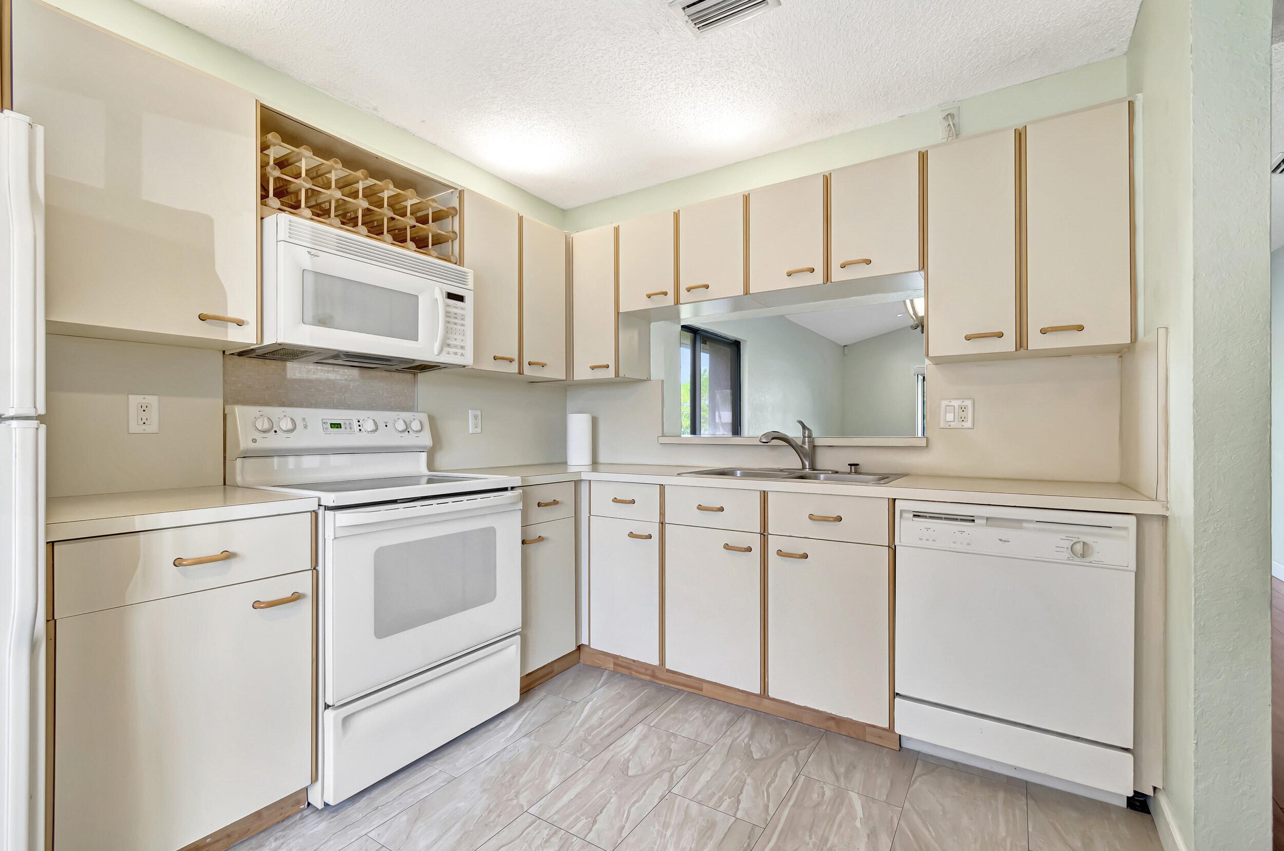 SAN REMO GOLF & TENNIS CLUB CONDO - Residential