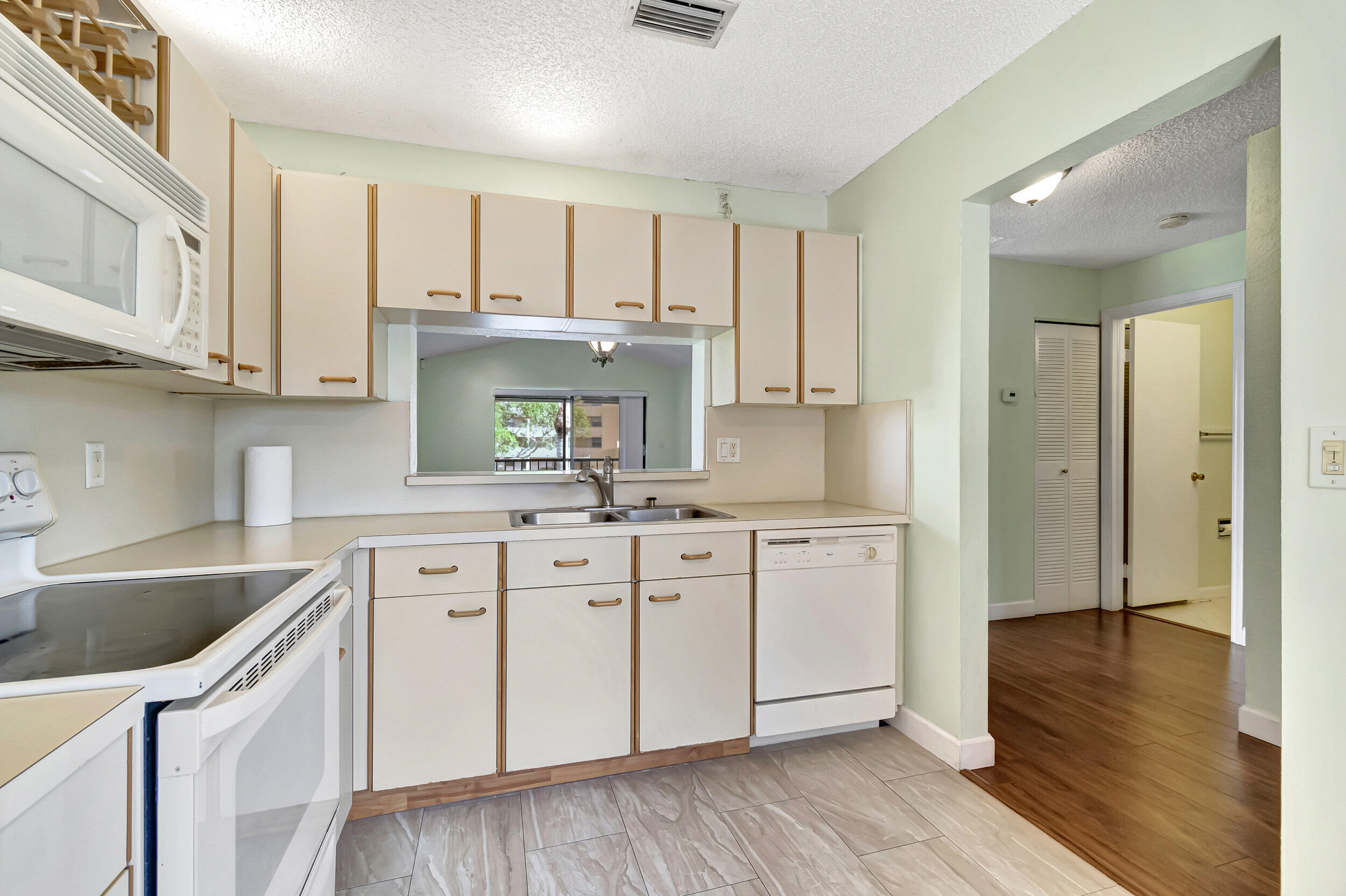 SAN REMO GOLF & TENNIS CLUB CONDO - Residential