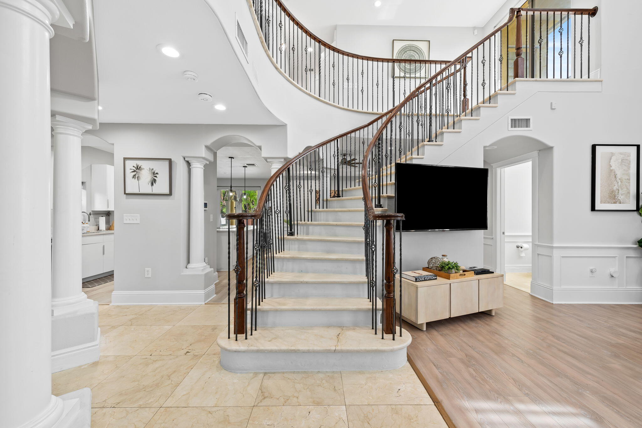 HOLLYWOOD LAKES SECTION - Residential
