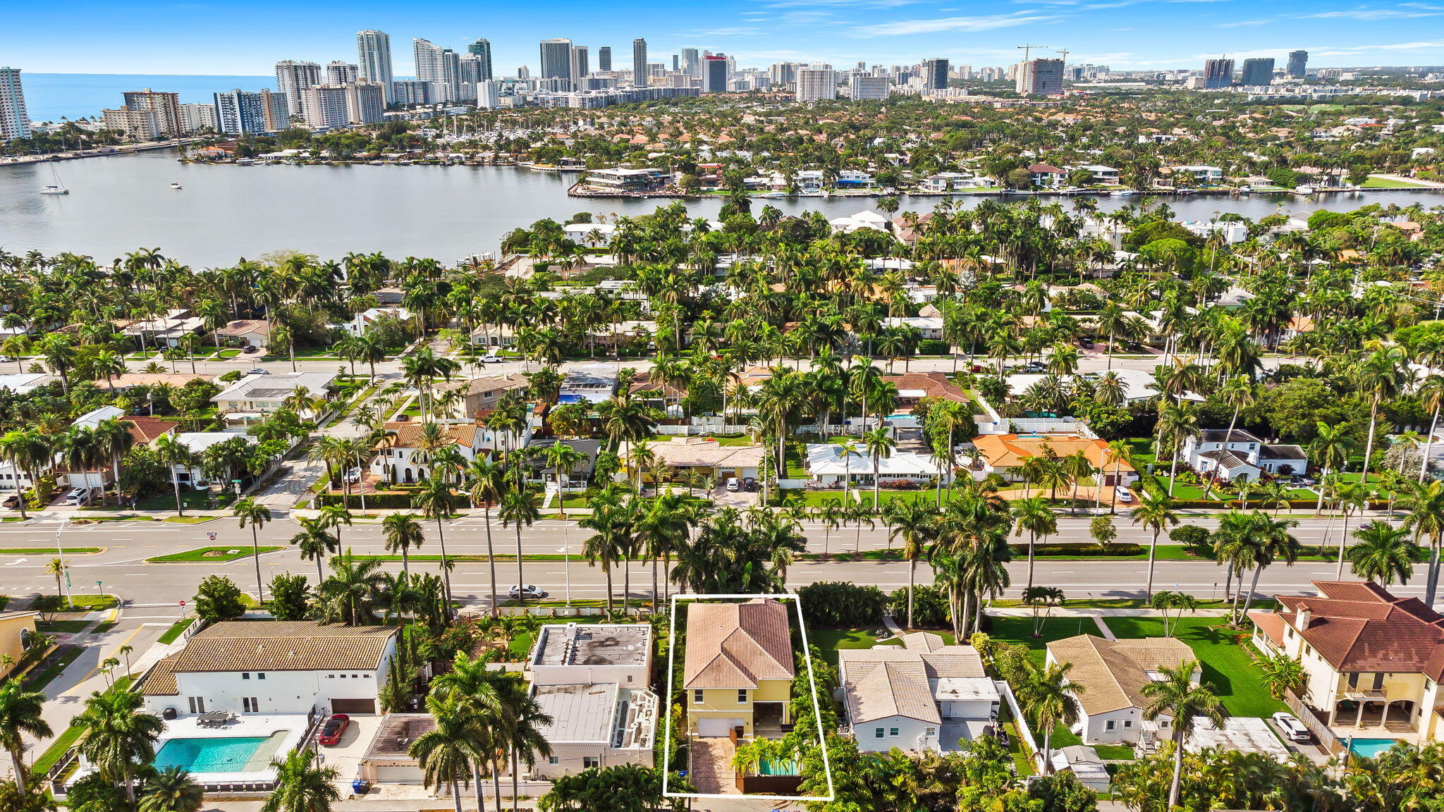 HOLLYWOOD LAKES SECTION - Residential