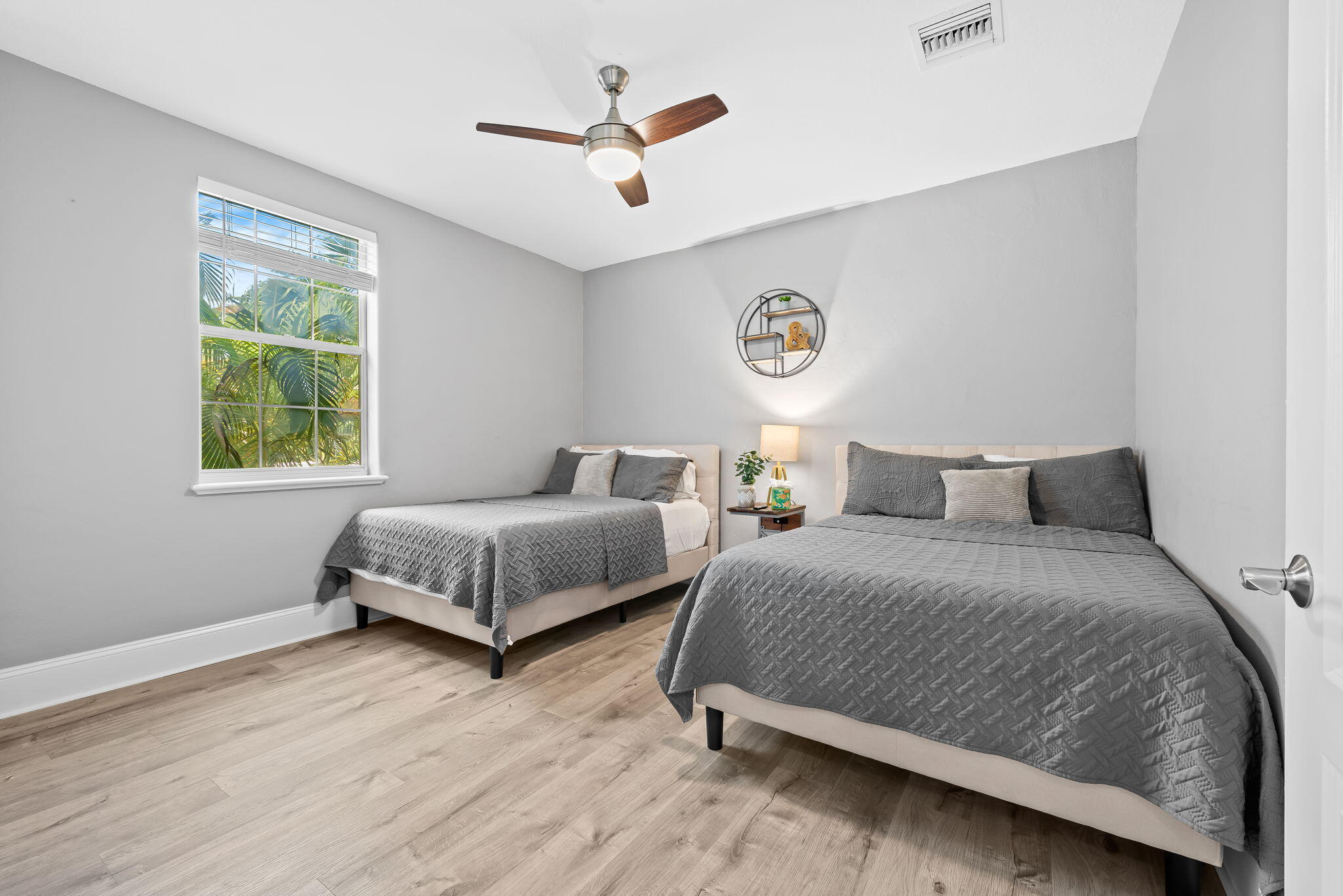 HOLLYWOOD LAKES SECTION - Residential