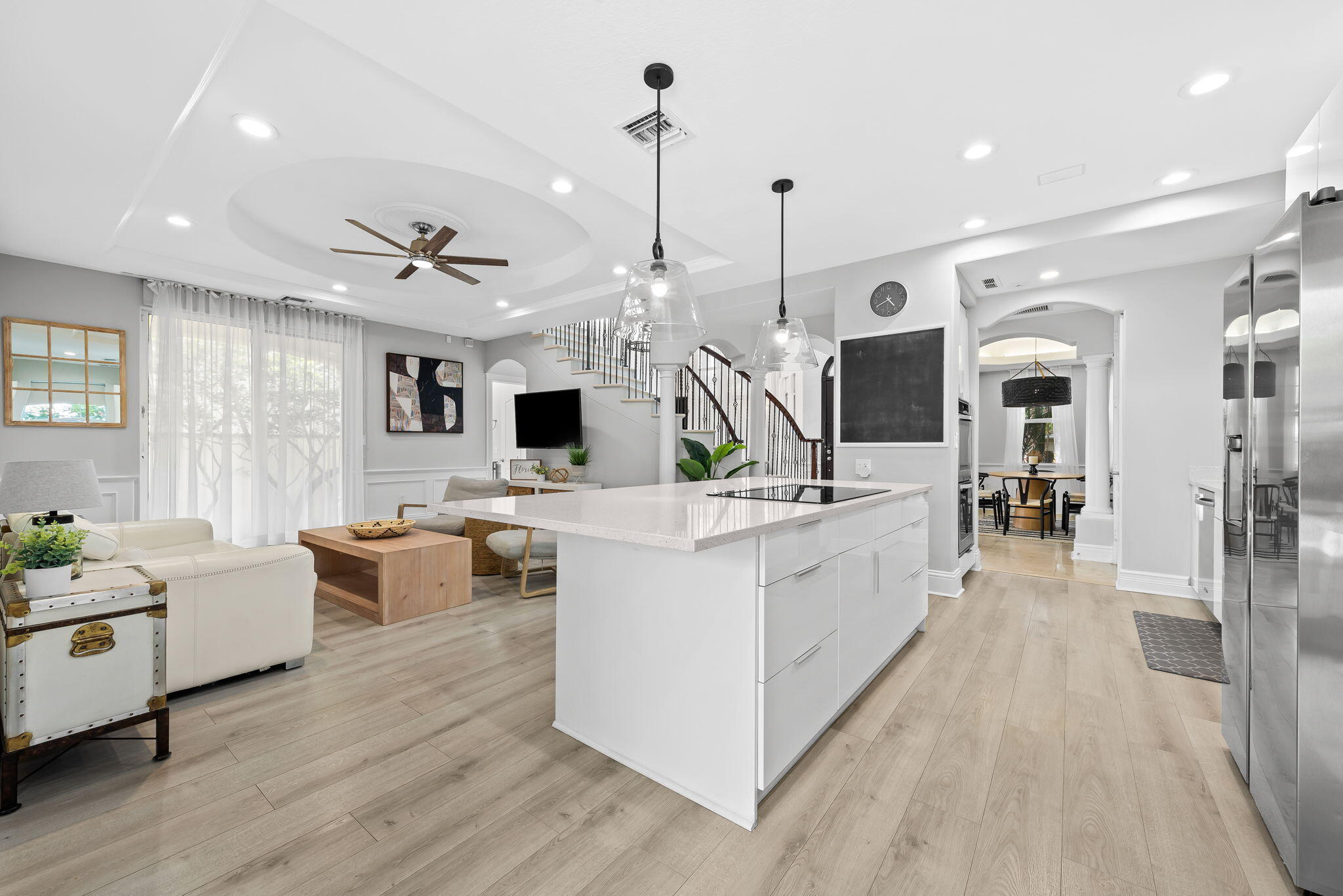 HOLLYWOOD LAKES SECTION - Residential