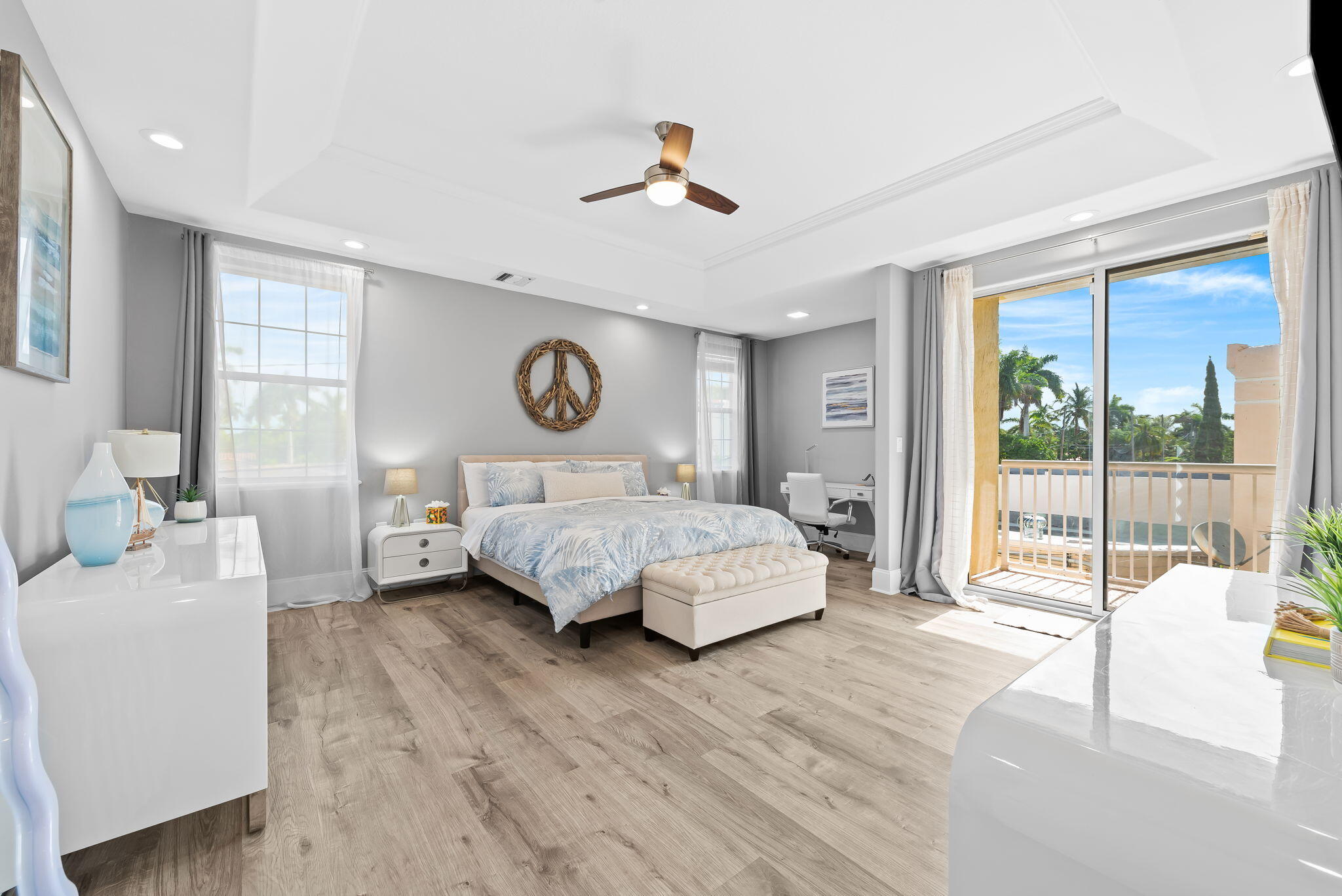 HOLLYWOOD LAKES SECTION - Residential