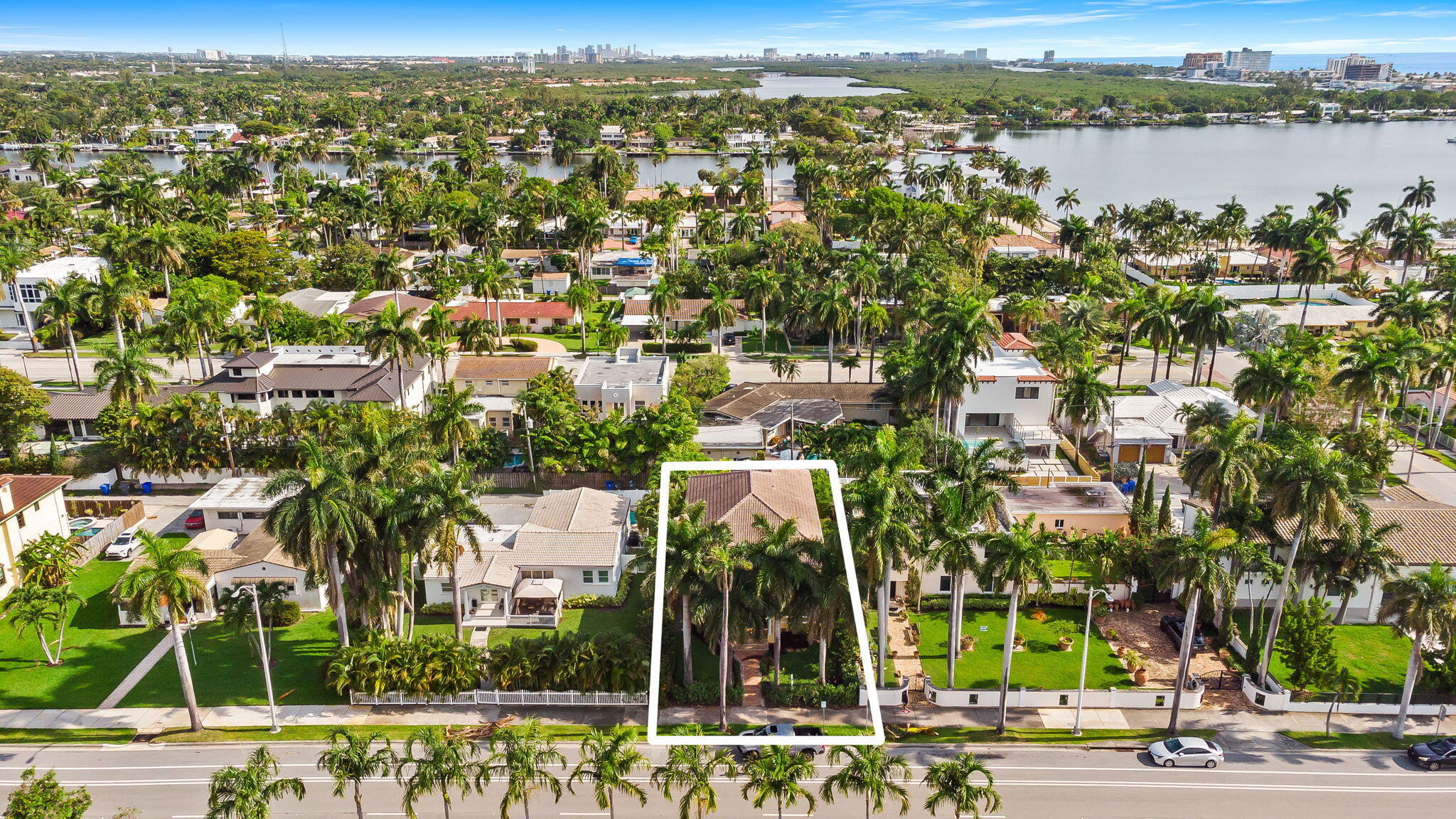 HOLLYWOOD LAKES SECTION - Residential