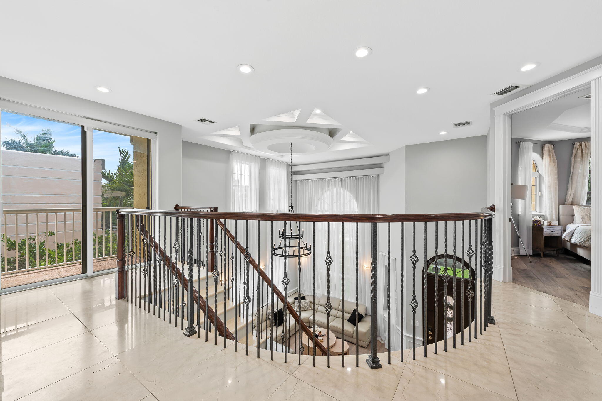 HOLLYWOOD LAKES SECTION - Residential