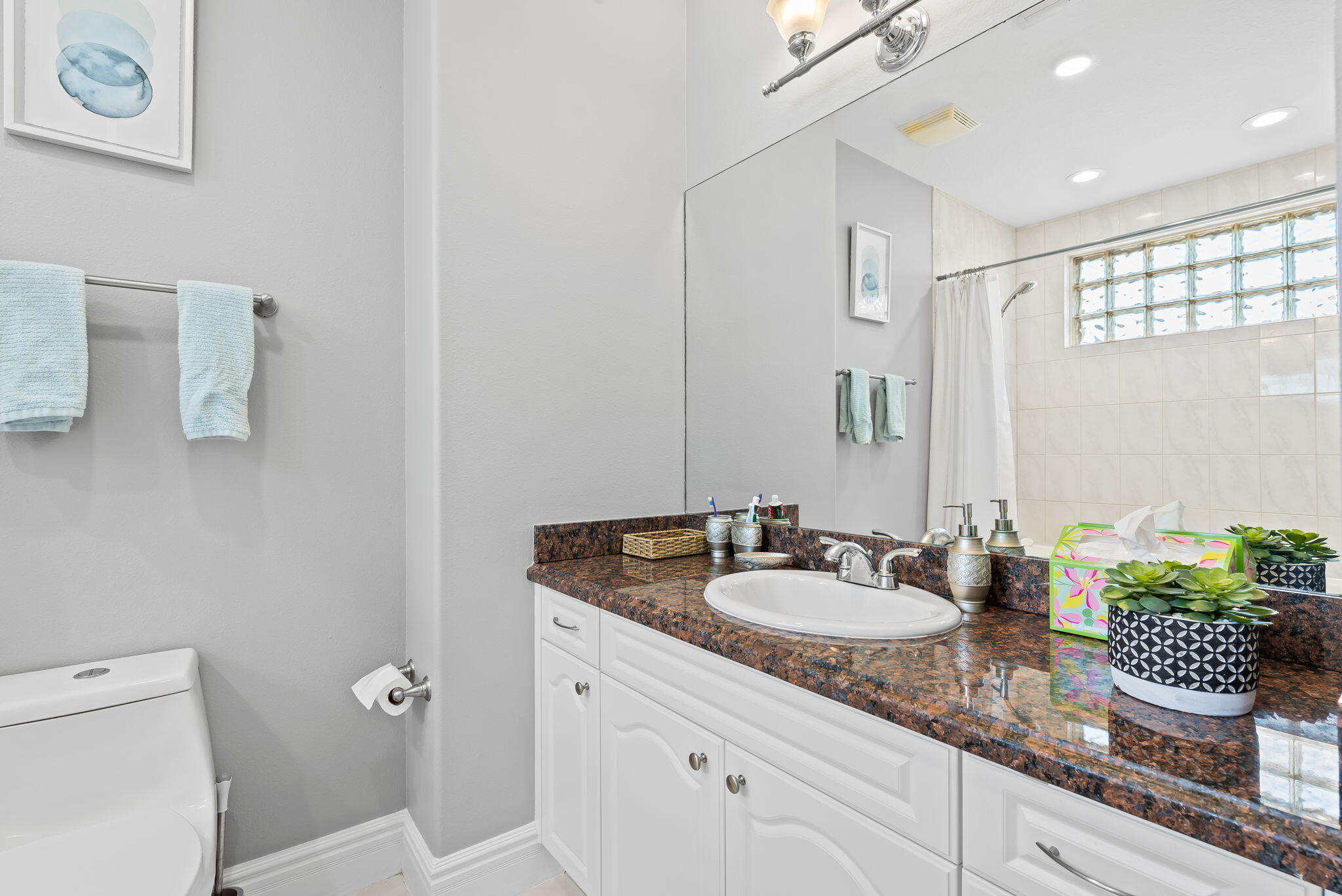 HOLLYWOOD LAKES SECTION - Residential