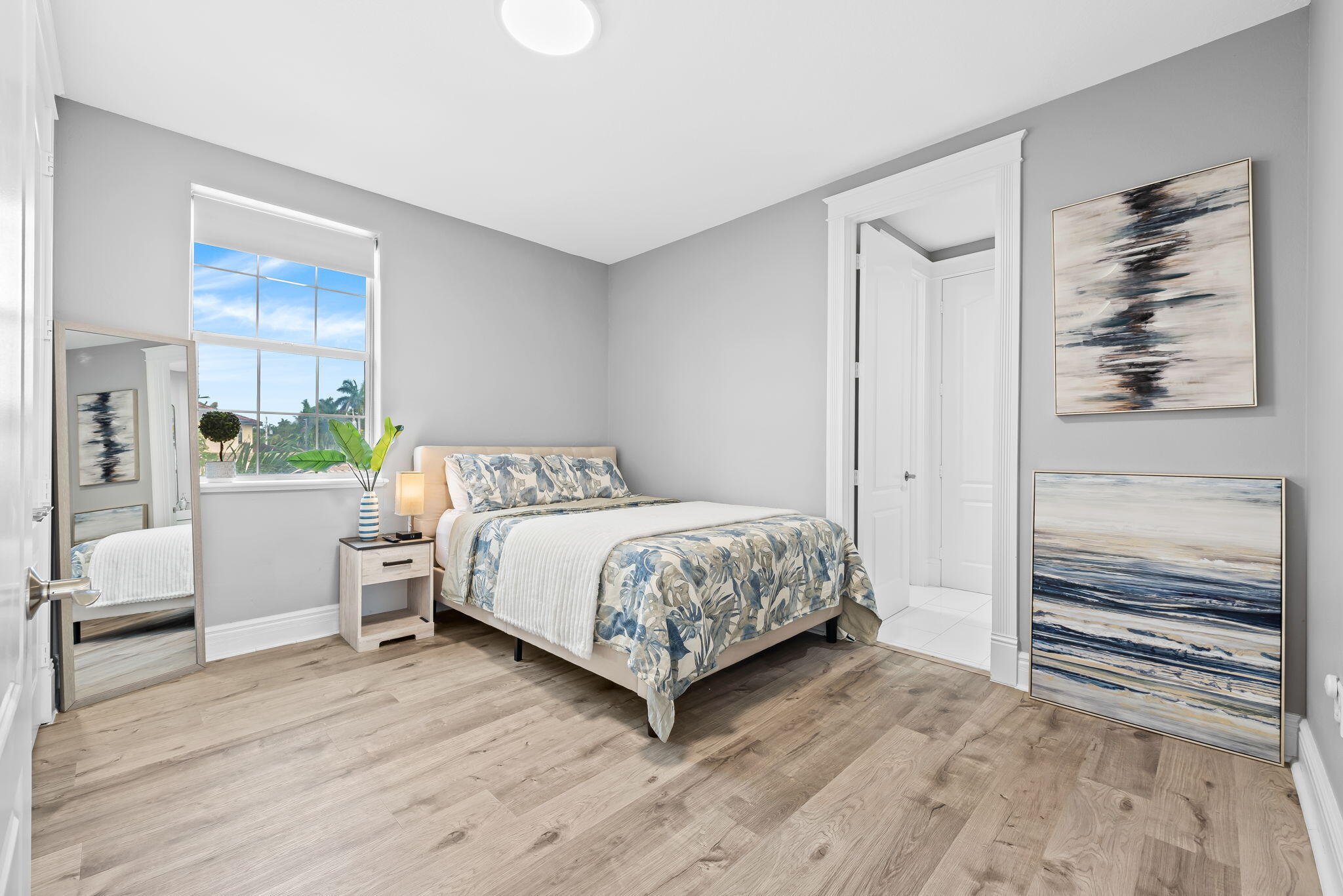 HOLLYWOOD LAKES SECTION - Residential