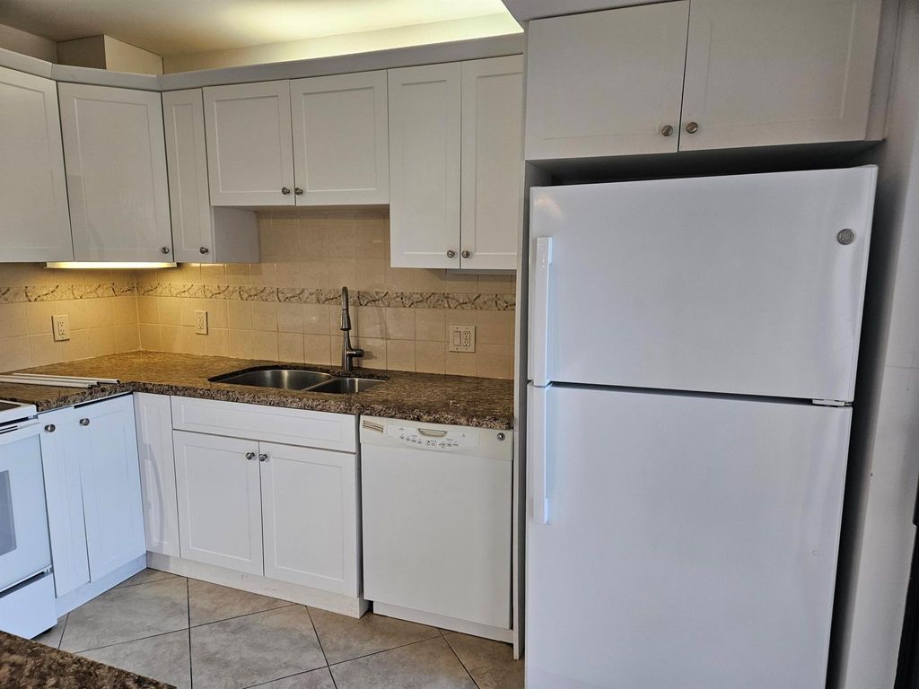 Photo of 3900 County Line Road #10a, Jupiter, FL 33469 (MLS # R10972968)