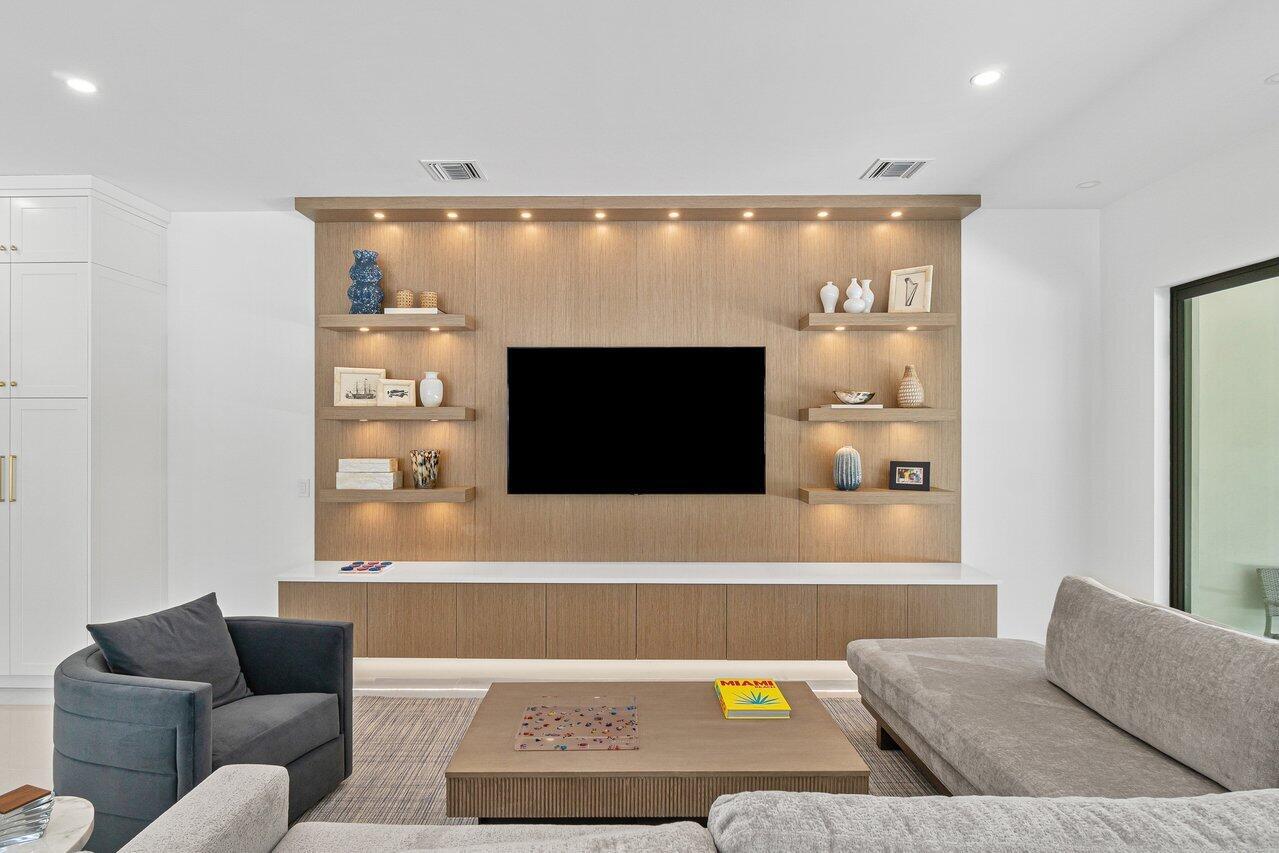 VINTAGE OAKS / POLO CLUB - Residential