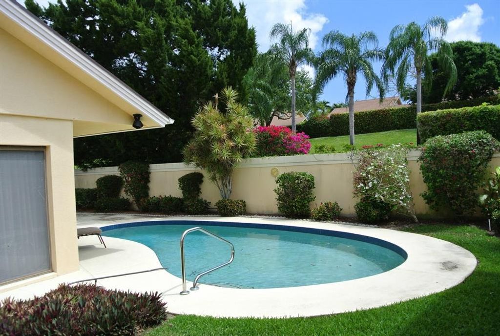 Photo of 113 Beach Summit Court Ct, Jupiter, FL 33477 (MLS # R10712387)