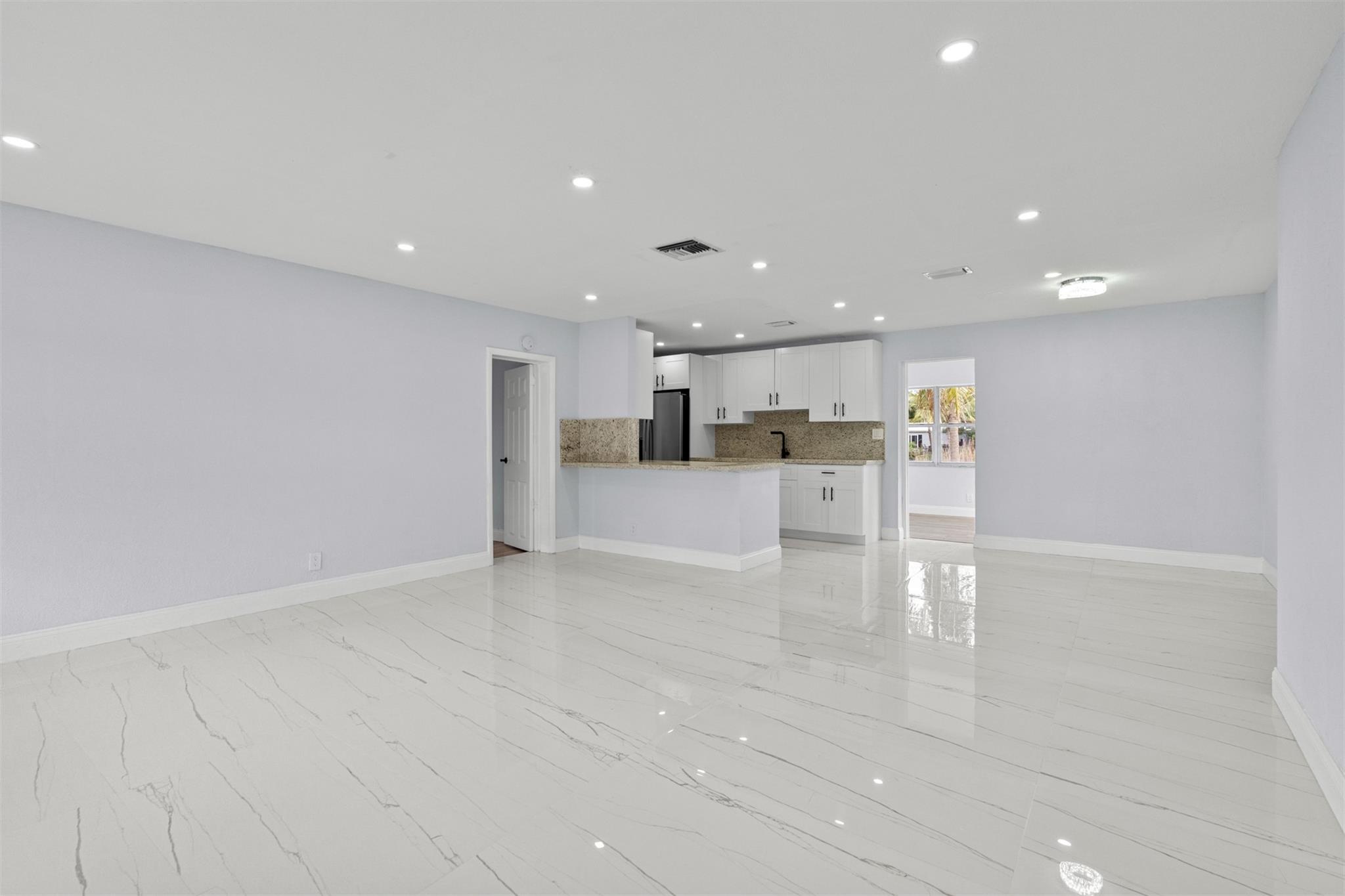 631 NW 38th Pl