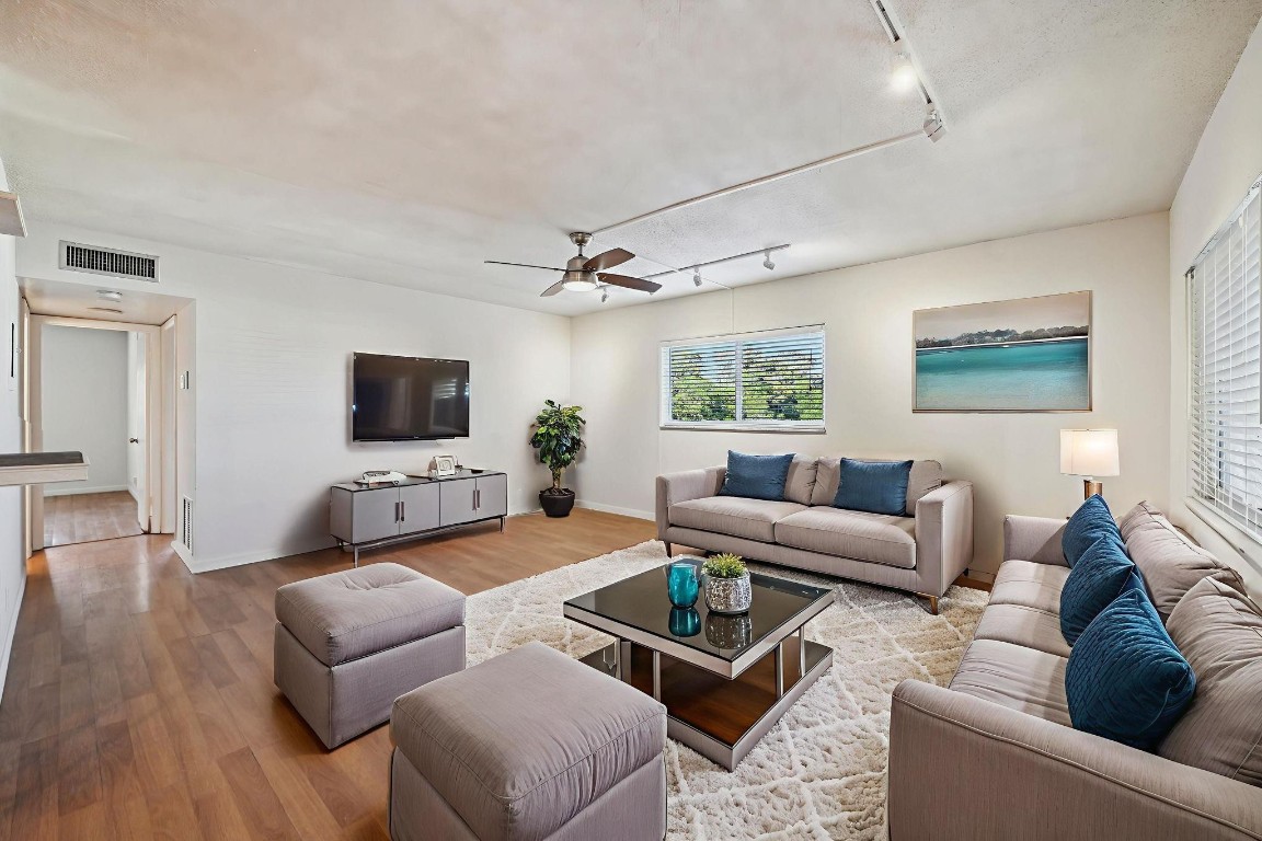 1400 NE 54th Street 208