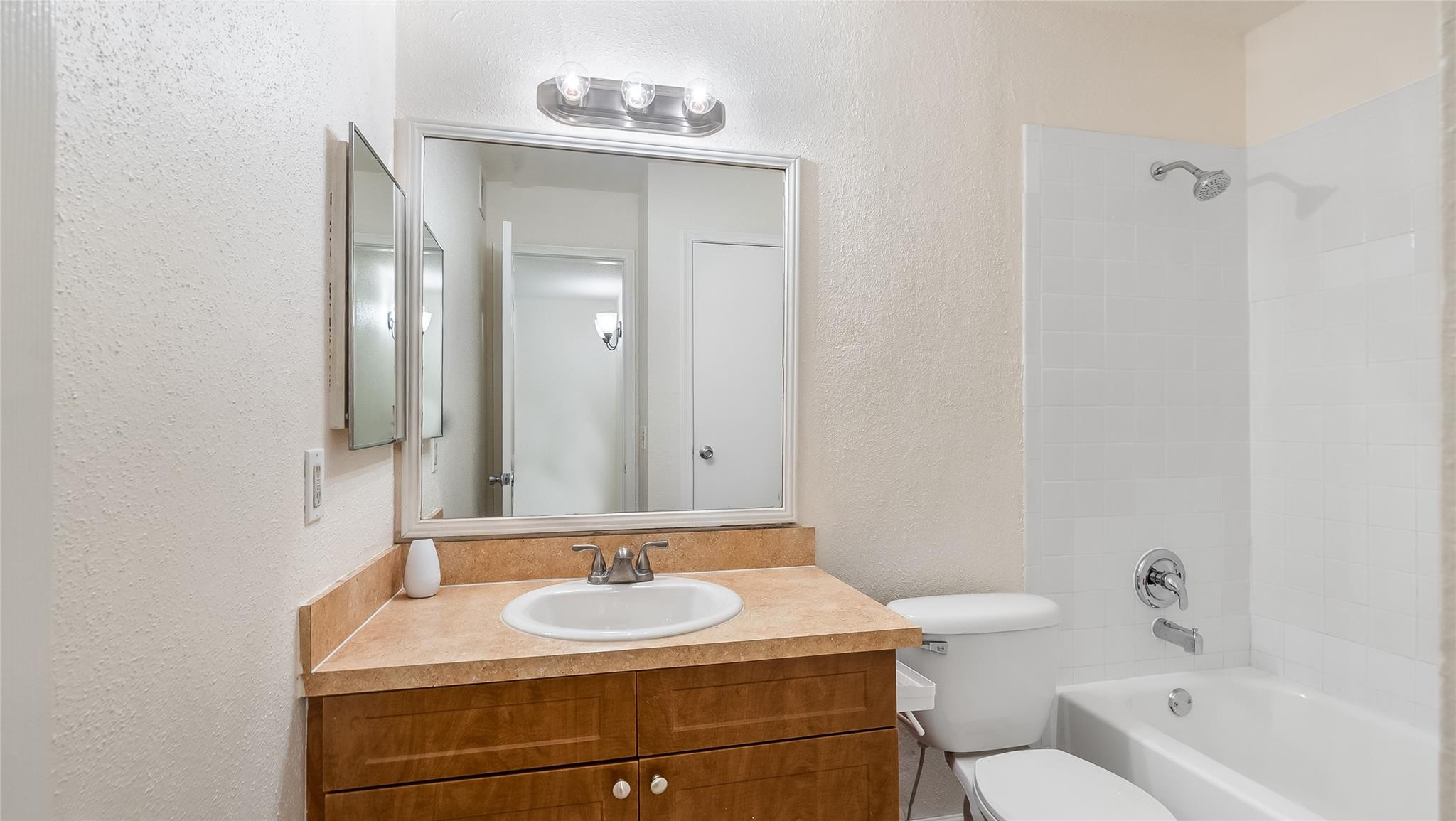 SAVANNAH AT RIVERSIDE - Residential