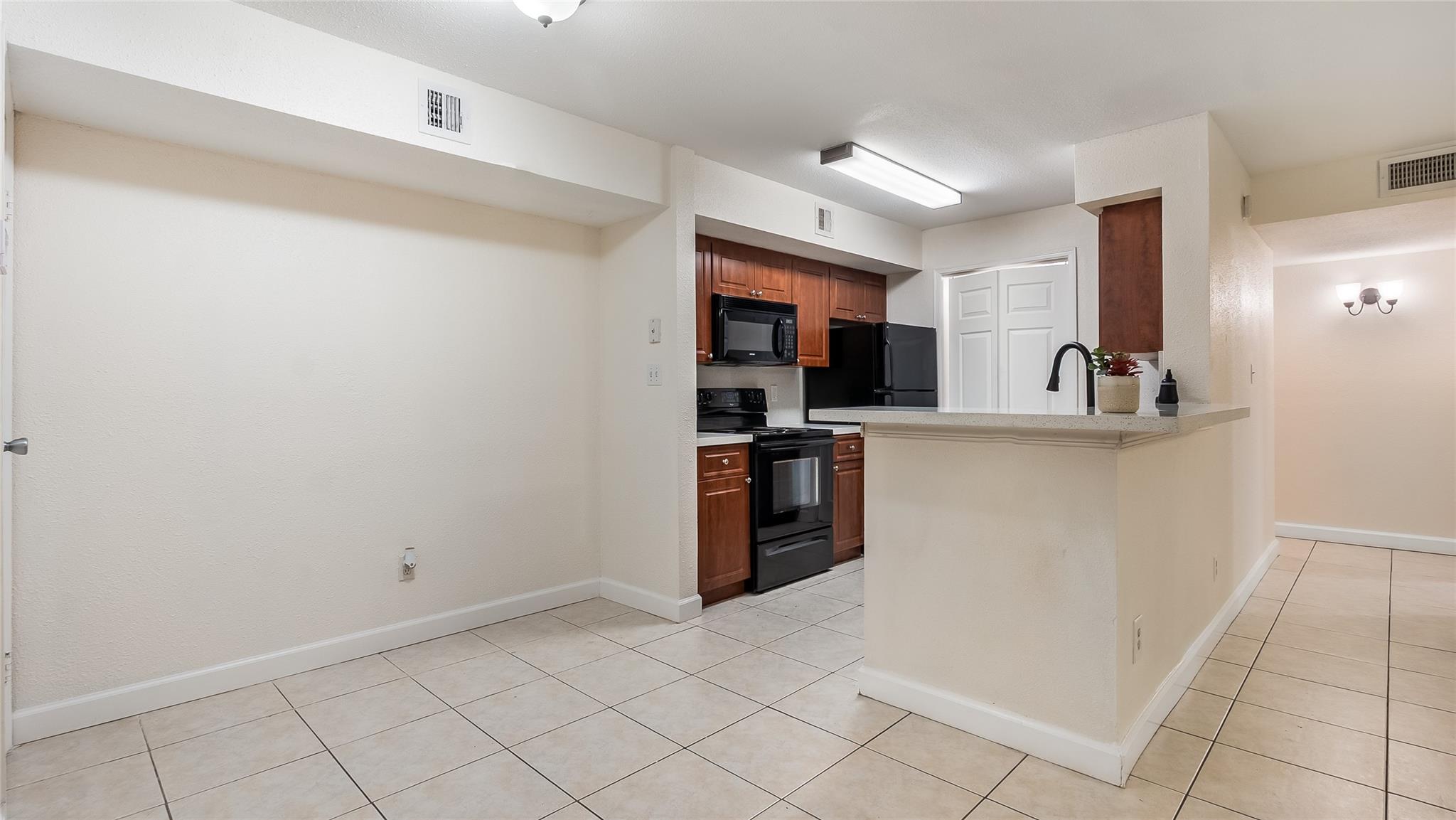 SAVANNAH AT RIVERSIDE - Residential