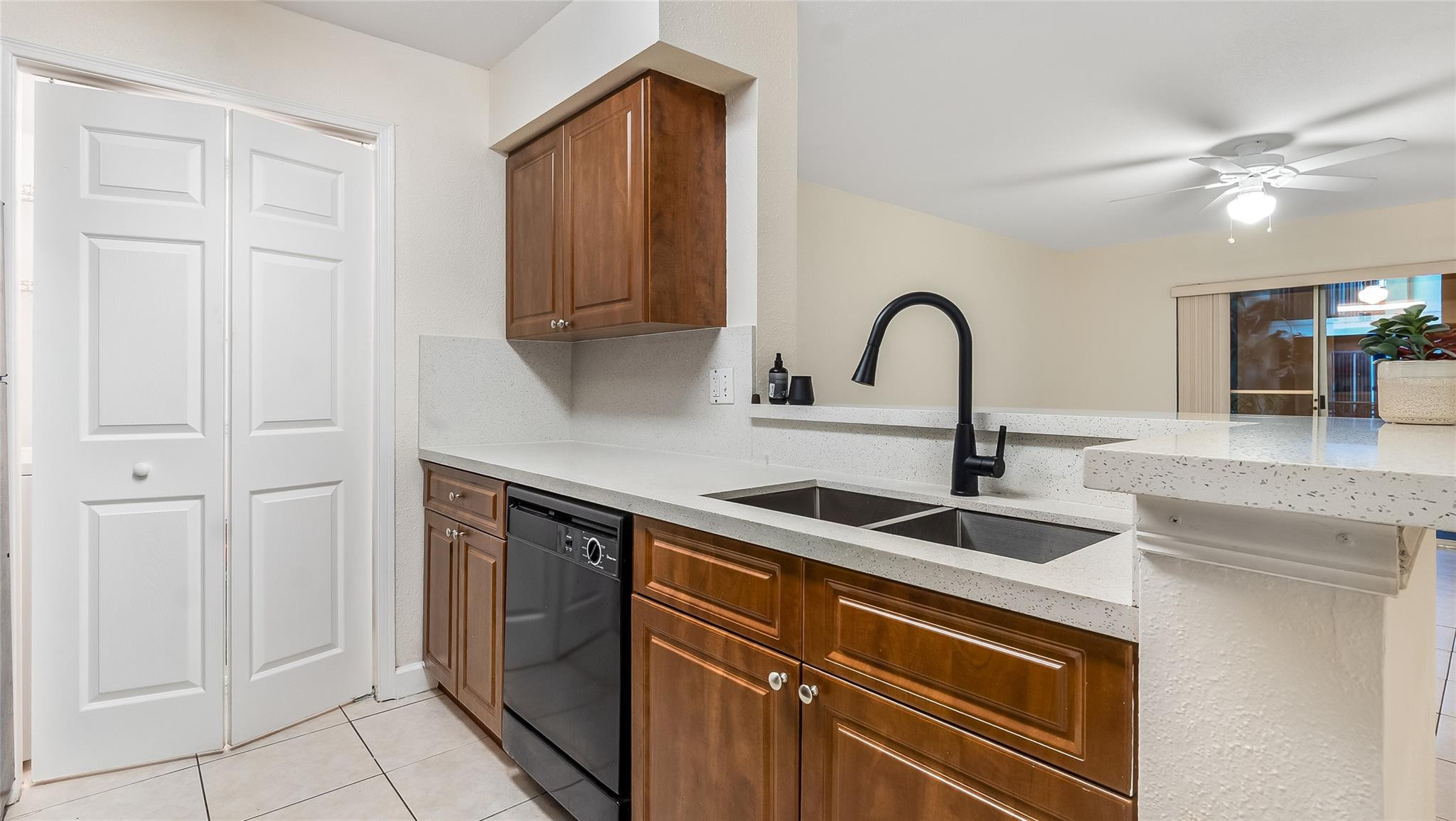 SAVANNAH AT RIVERSIDE - Residential