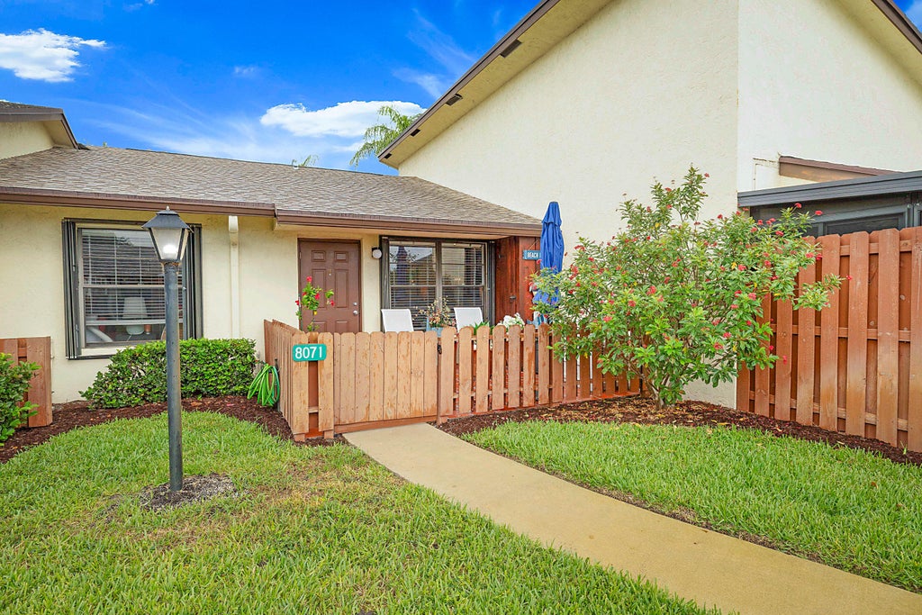 Photo of 8071 SE Villa Circle, Hobe Sound, FL 33455 (MLS # B26046919)