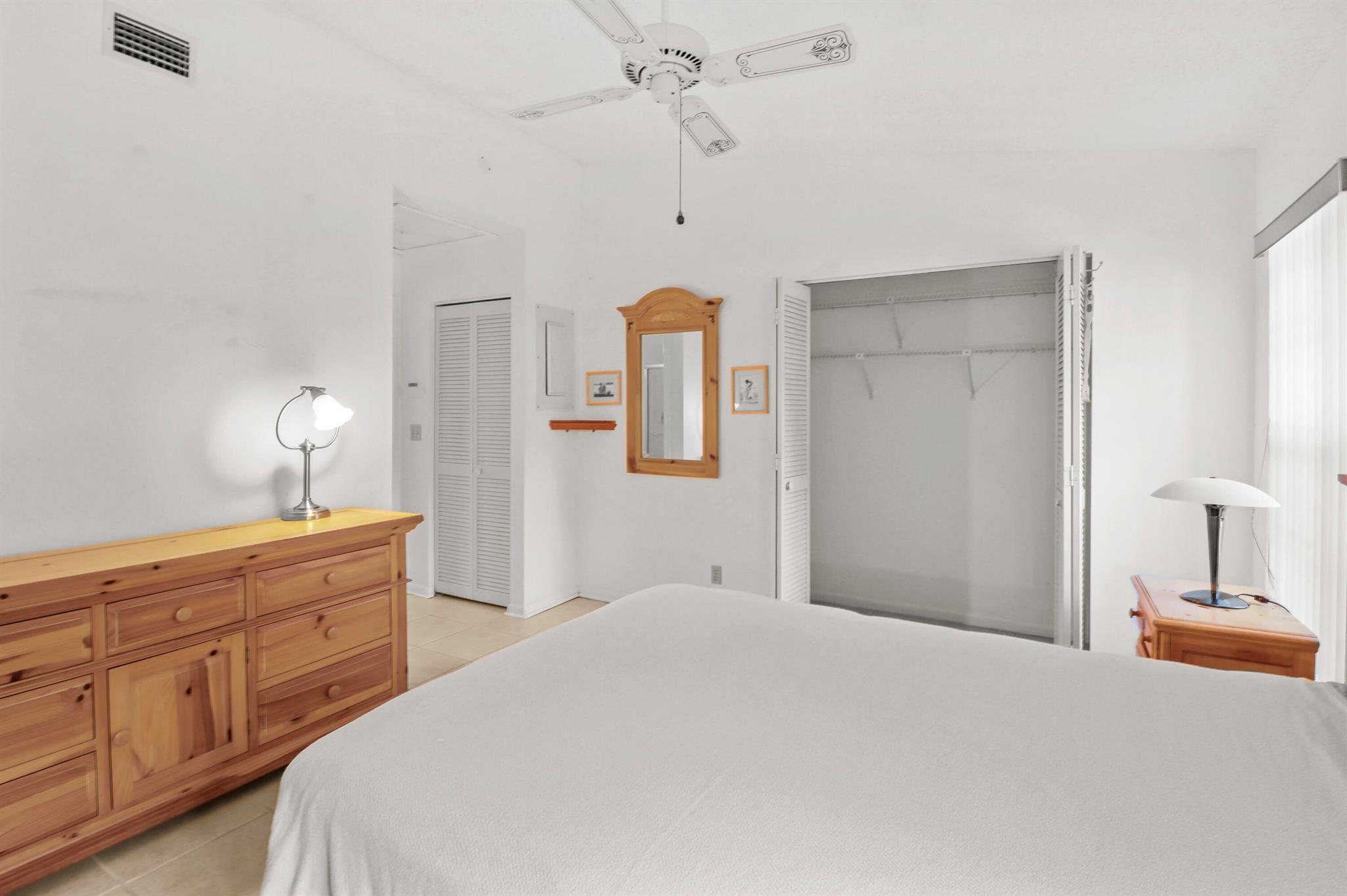 VILLAS OF HOBE SOUND COND - Residential