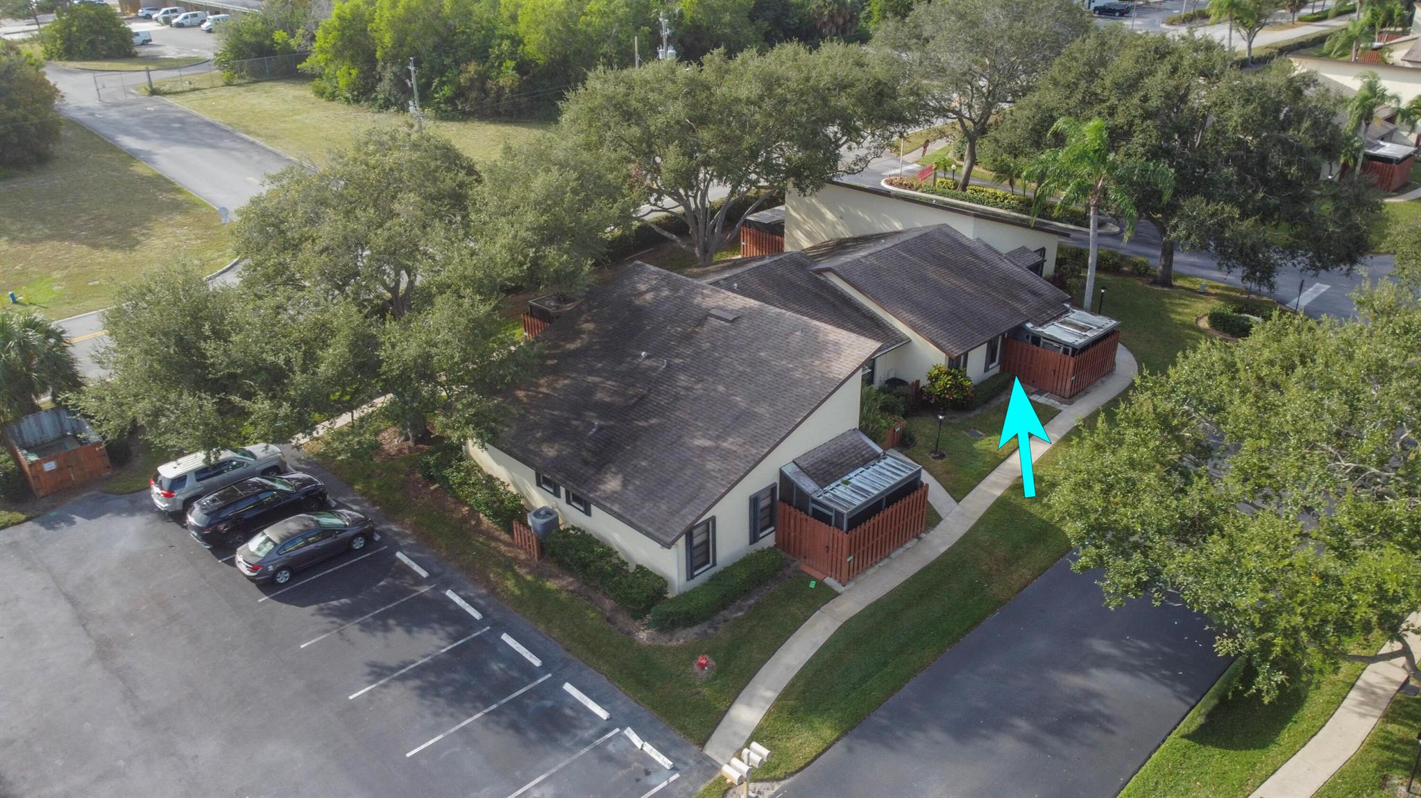 VILLAS OF HOBE SOUND COND - Residential