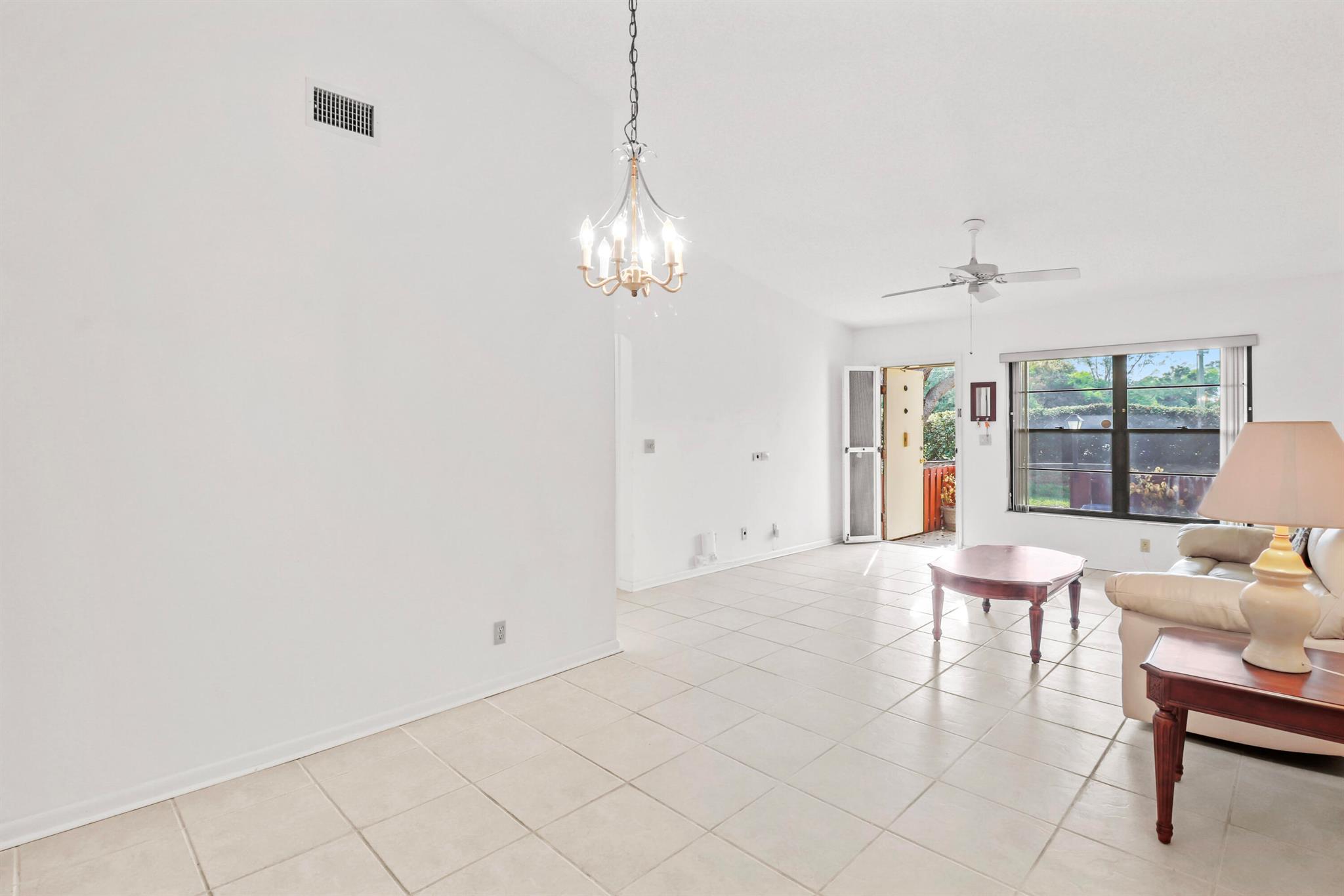 VILLAS OF HOBE SOUND COND - Residential