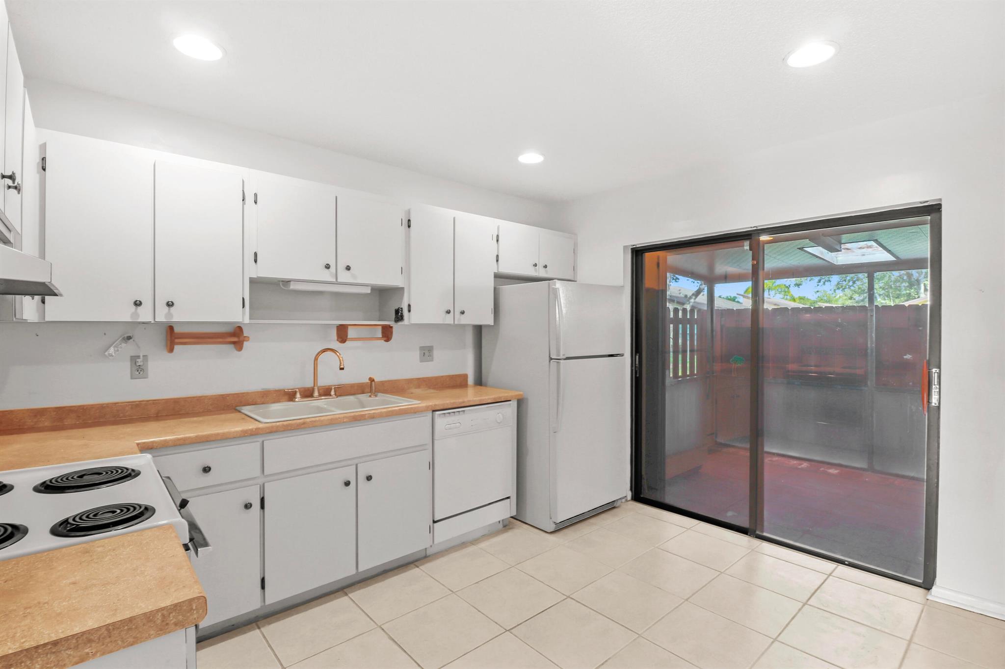 VILLAS OF HOBE SOUND COND - Residential