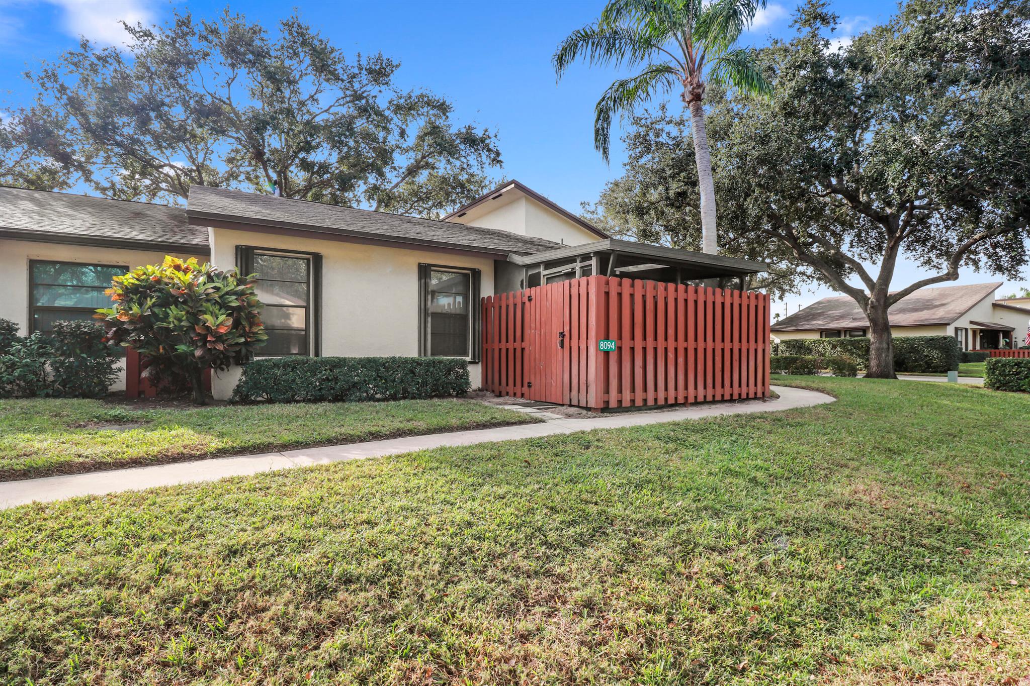 VILLAS OF HOBE SOUND COND - Residential