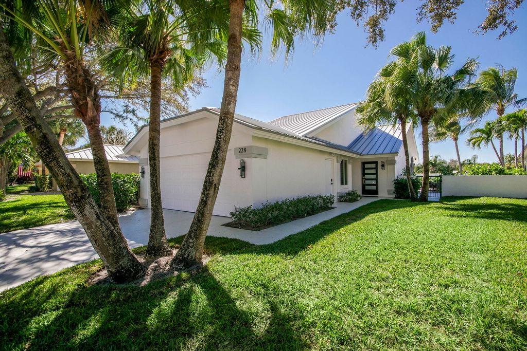 Photo of 228 Ridge Road, Jupiter, FL 33477 (MLS # R11159196)