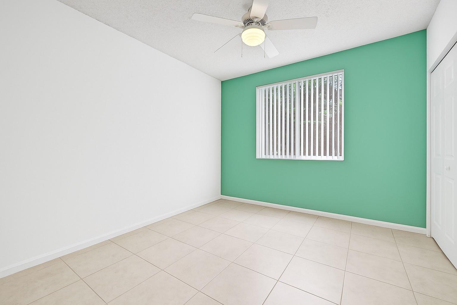 3105 NE 184th St 7106