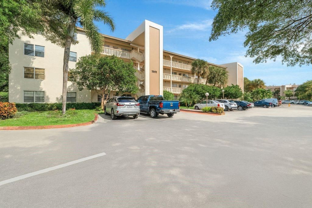 Photo of 1901 Bermuda Circle #H4, Coconut Creek, FL 33066 (MLS # F10539243)
