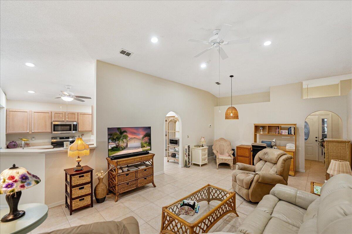 SAWGRASS LAKES PLAT NO 1 - Residential