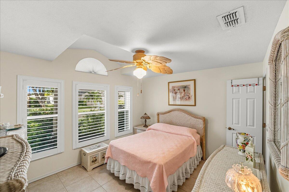 SAWGRASS LAKES PLAT NO 1 - Residential