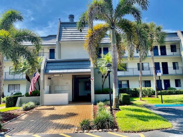 beautifully updated condo with granite counter and stainless steel appliance, golf course new kitchen wood floors granite. freshly painted