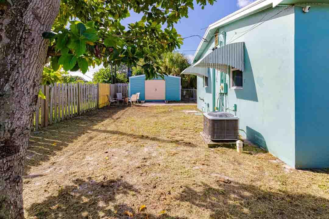 LAKE WORTH TOWN OF - Residential
