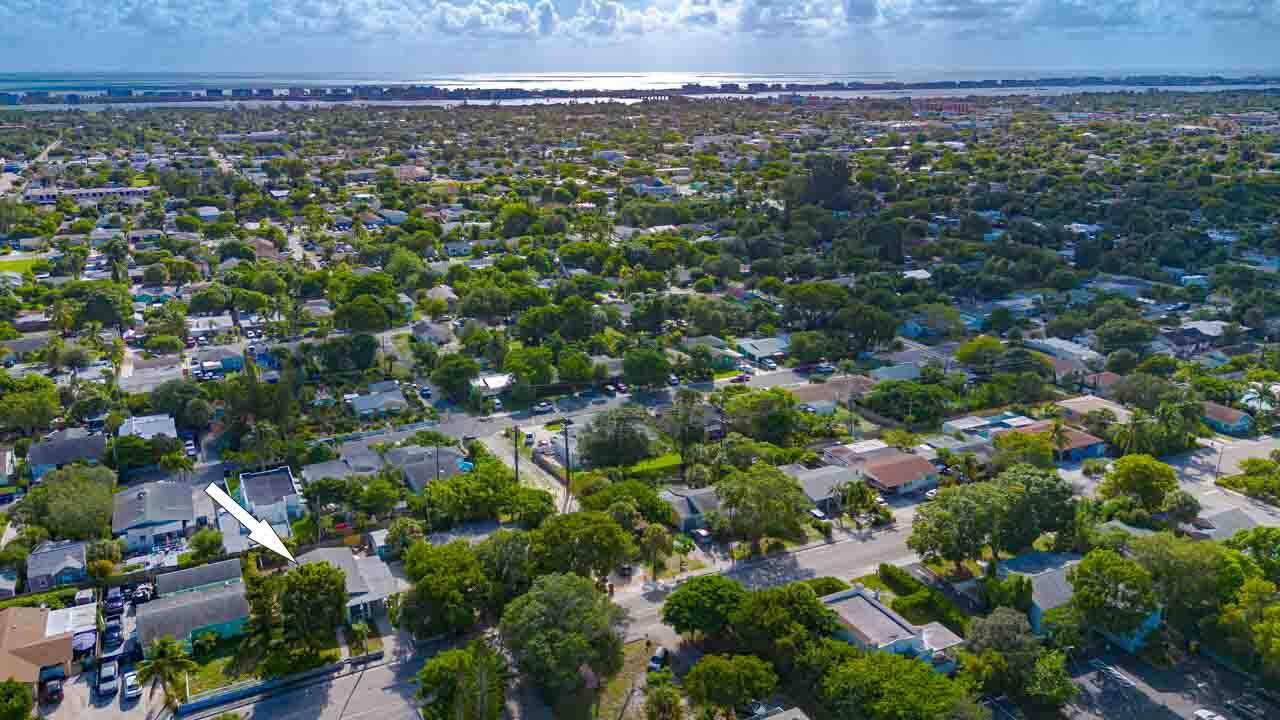 LAKE WORTH TOWN OF - Residential