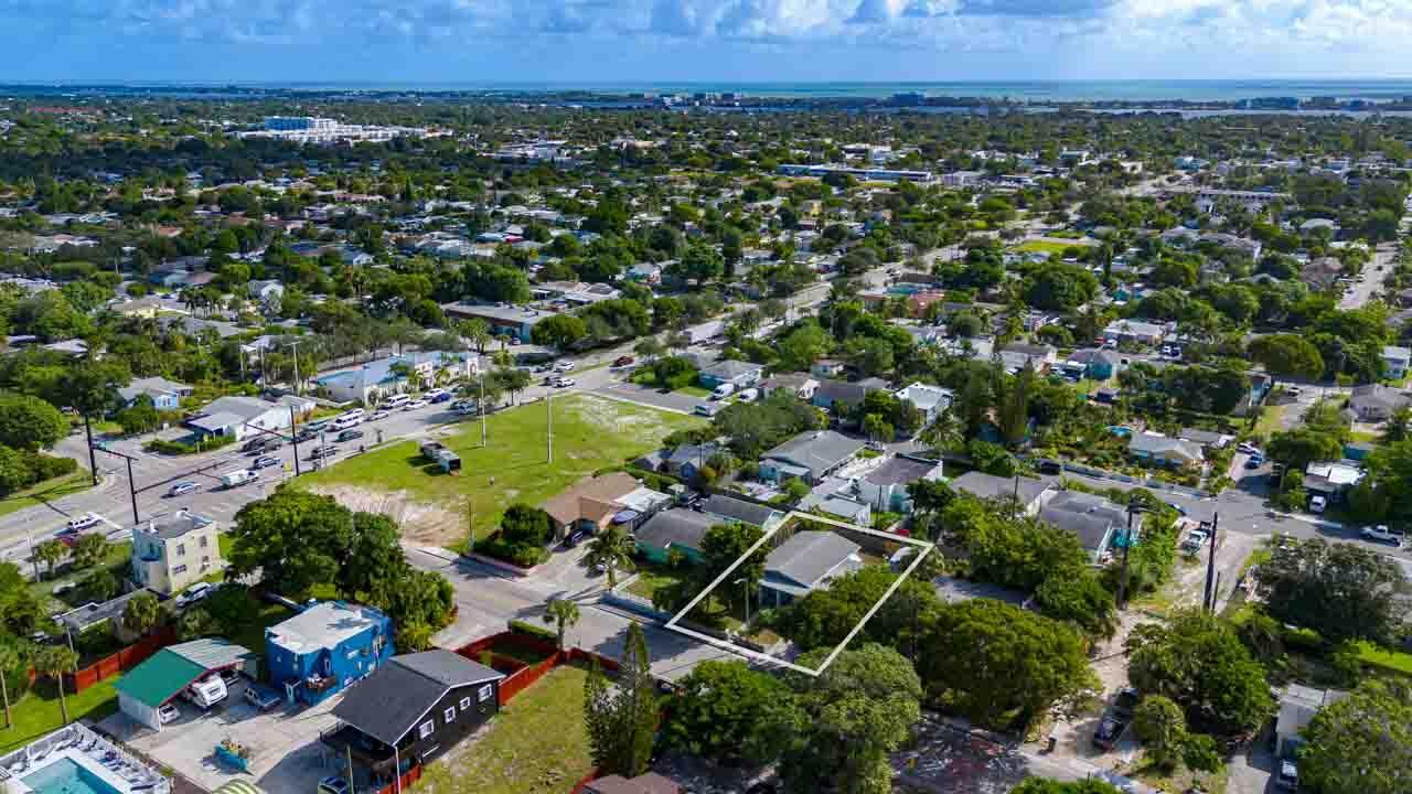 LAKE WORTH TOWN OF - Residential