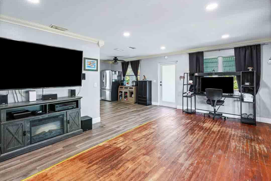 LAKE WORTH TOWN OF - Residential