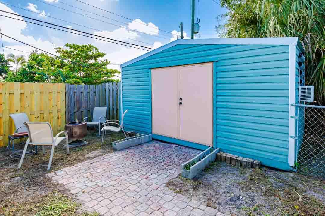 LAKE WORTH TOWN OF - Residential