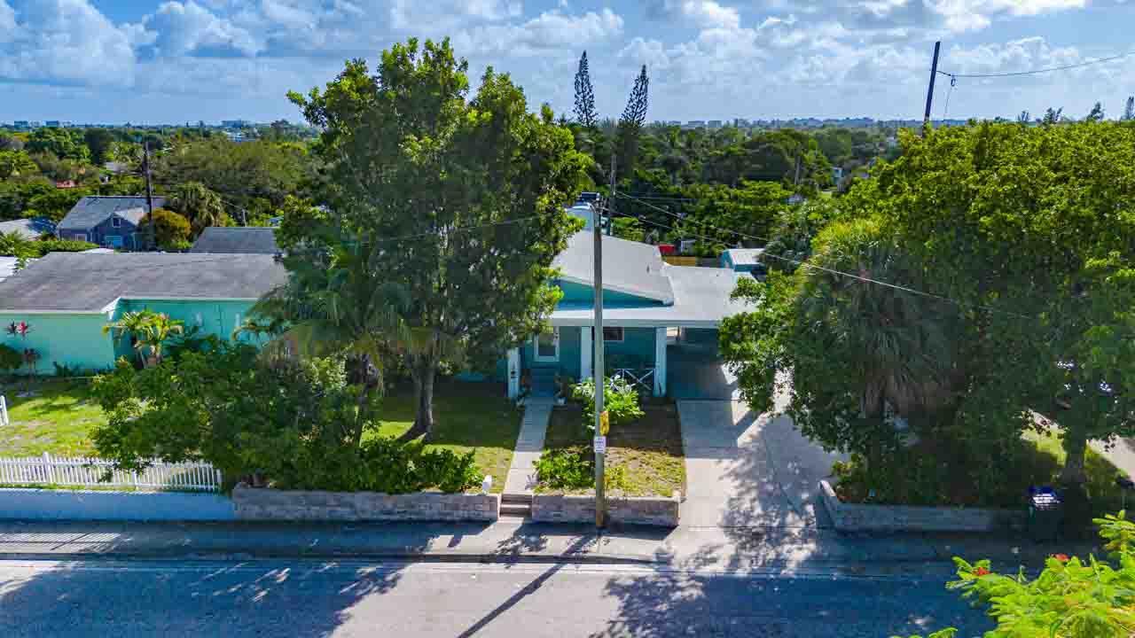 LAKE WORTH TOWN OF - Residential