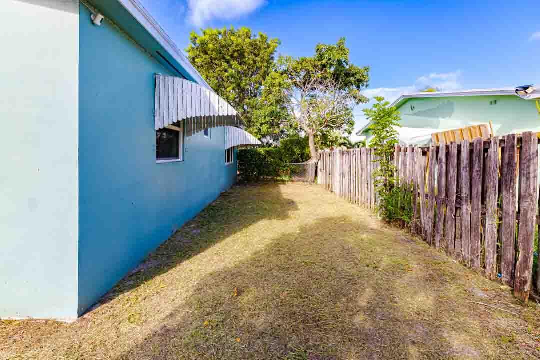 LAKE WORTH TOWN OF - Residential